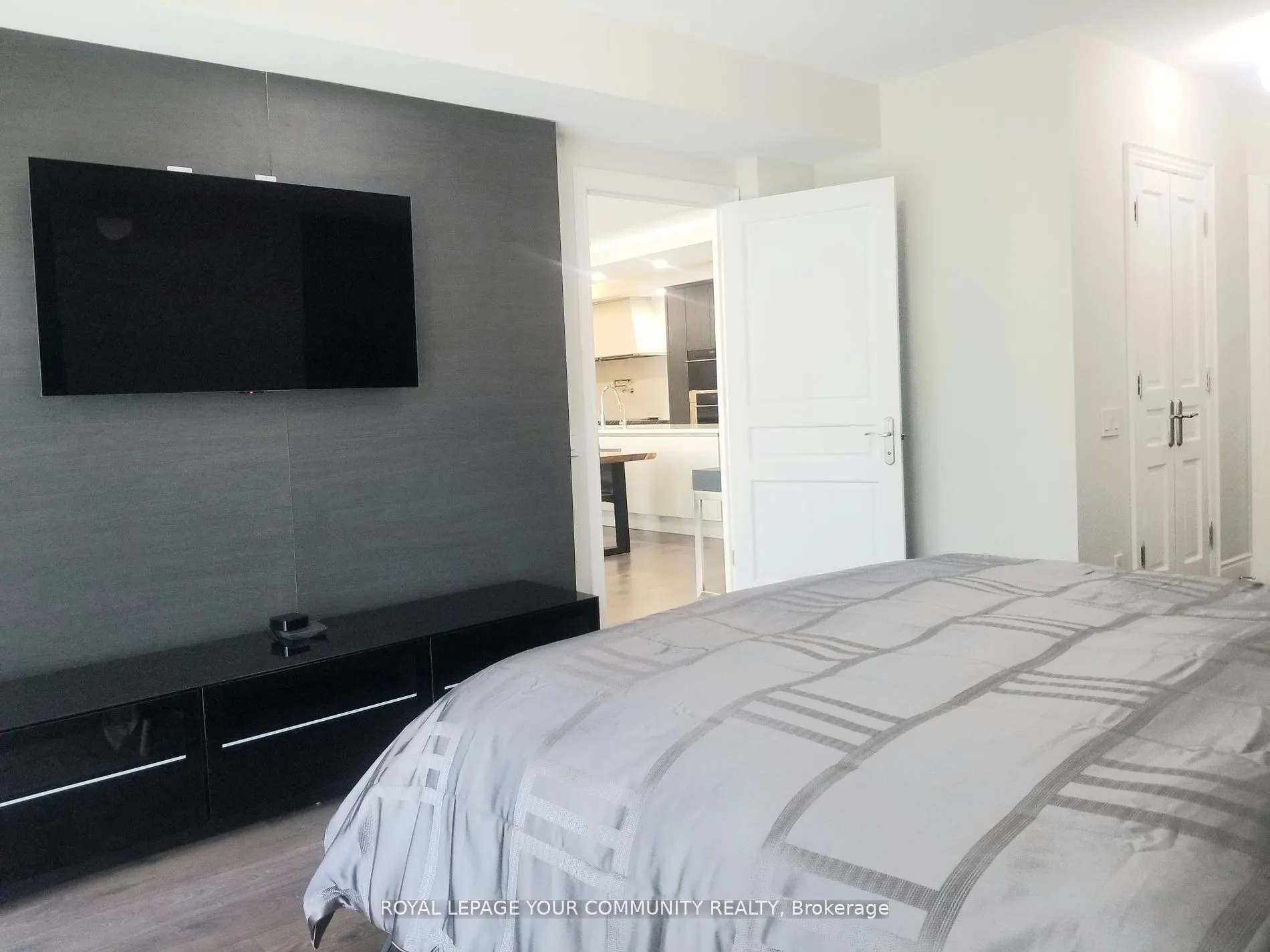 7071 Bayview Avenue, #304