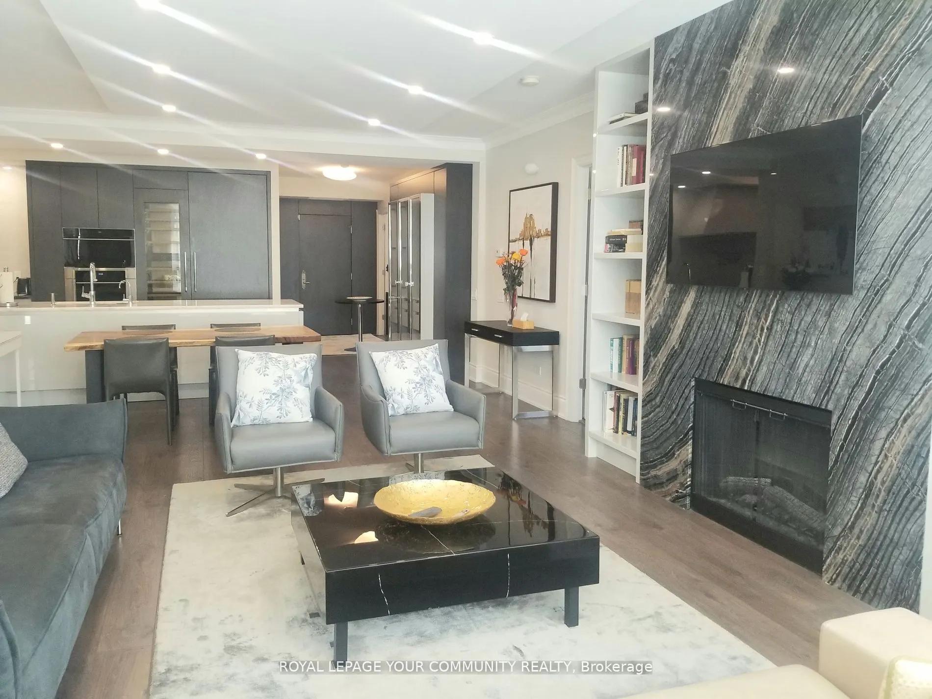 7071 Bayview Avenue, #304
