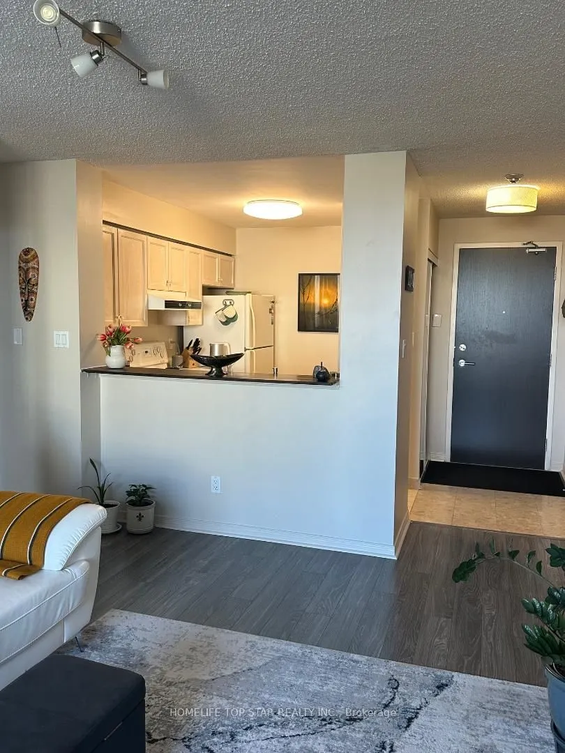 29 Northern Heights Drive E, #716