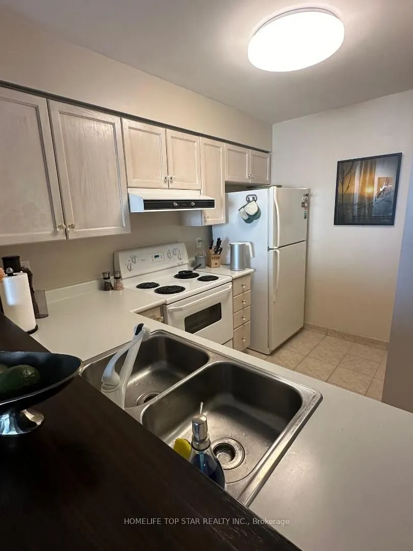 29 Northern Heights Drive E, #716