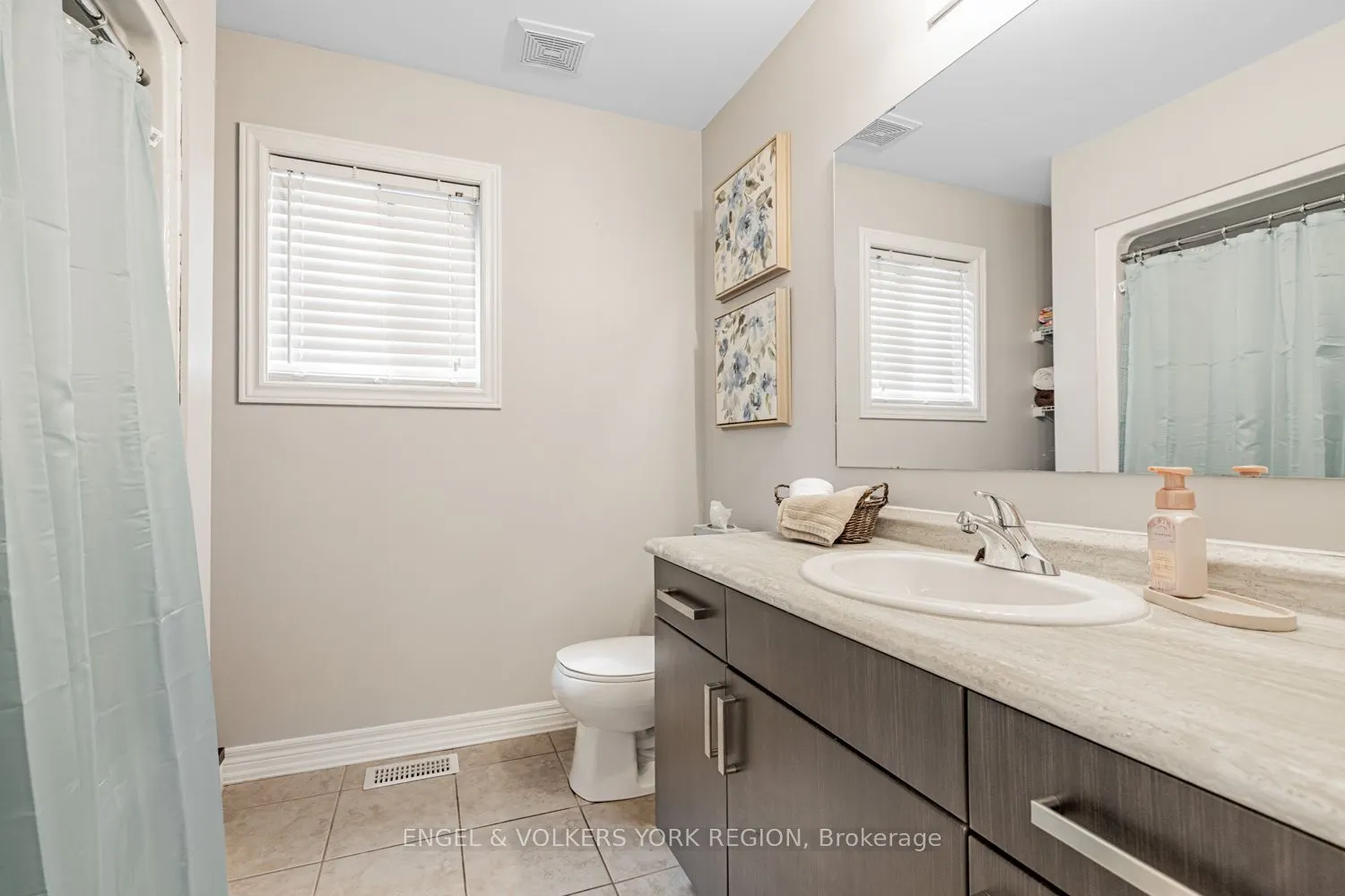 176 Banting Crescent