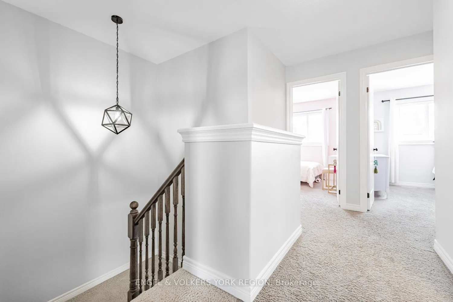 176 Banting Crescent