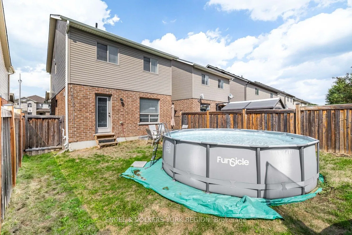 176 Banting Crescent