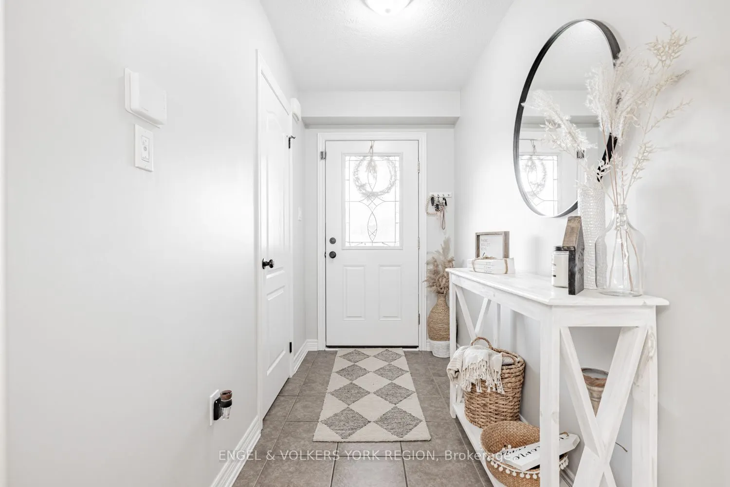 176 Banting Crescent