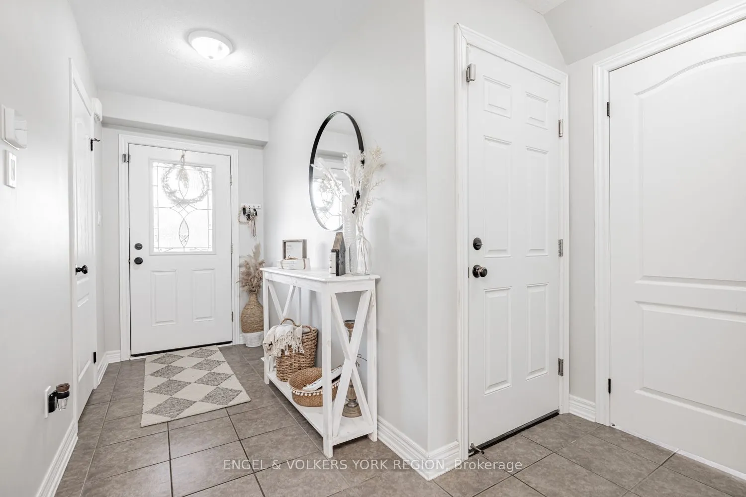 176 Banting Crescent