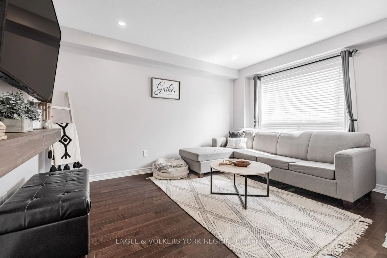 176 Banting Crescent
