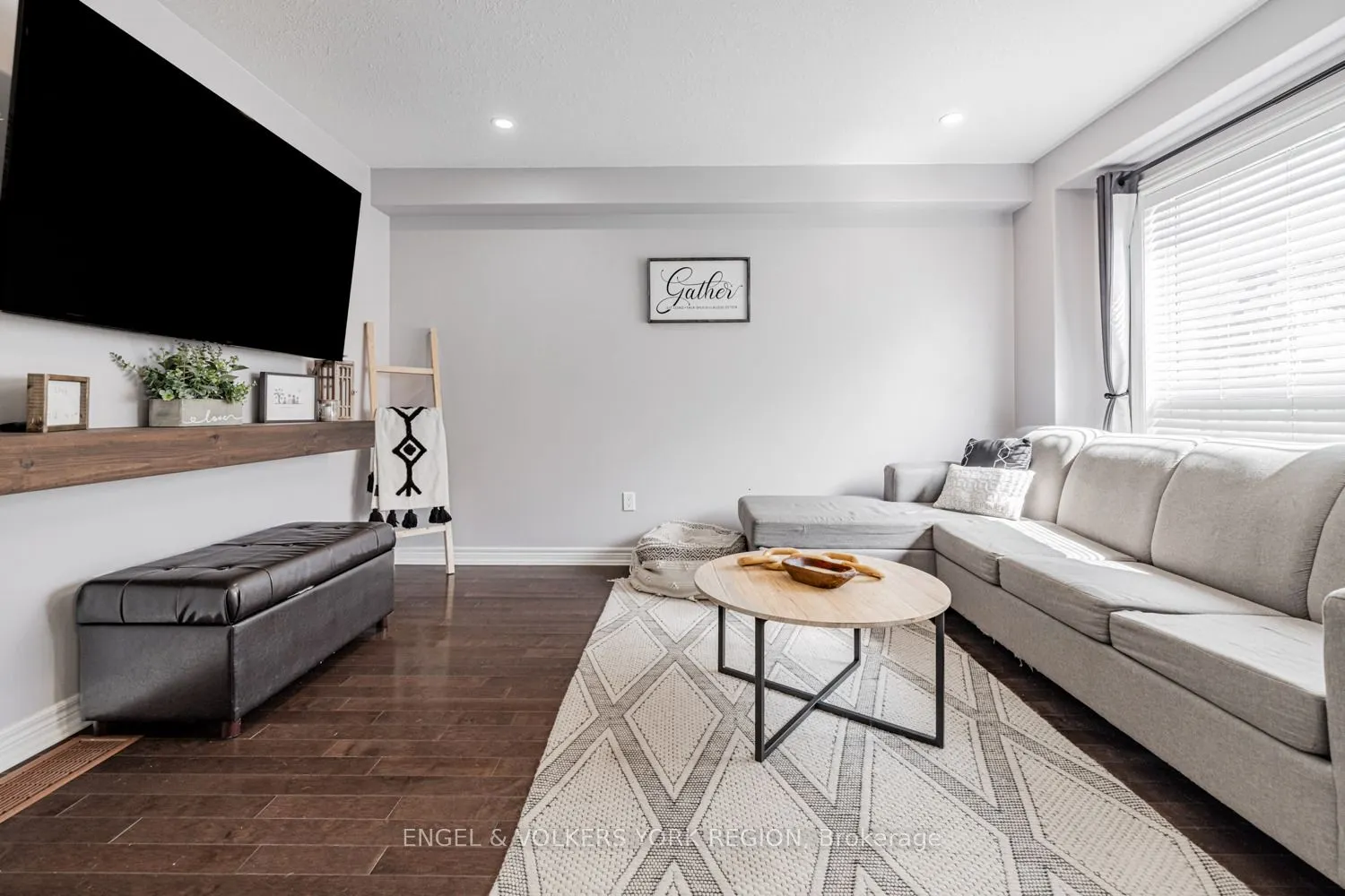 176 Banting Crescent