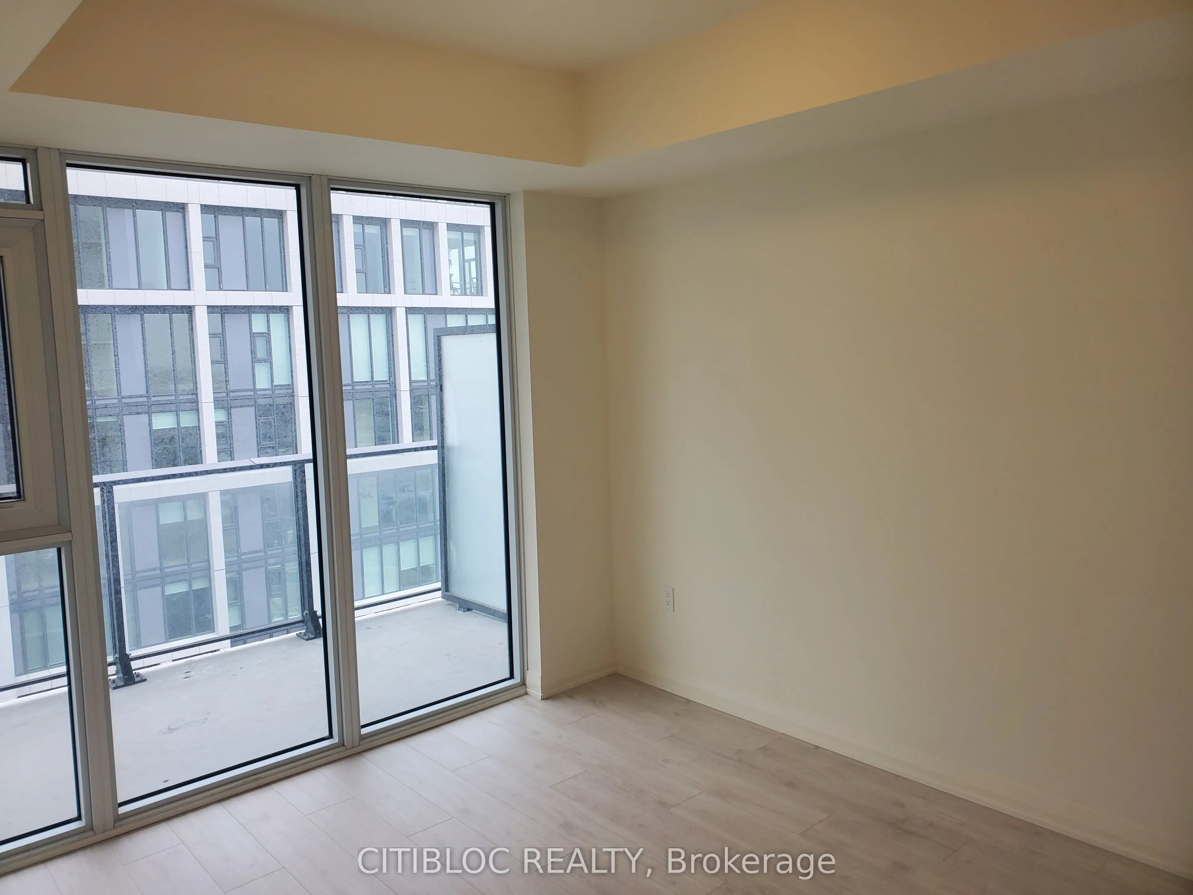 8960 Jane Street, #2518