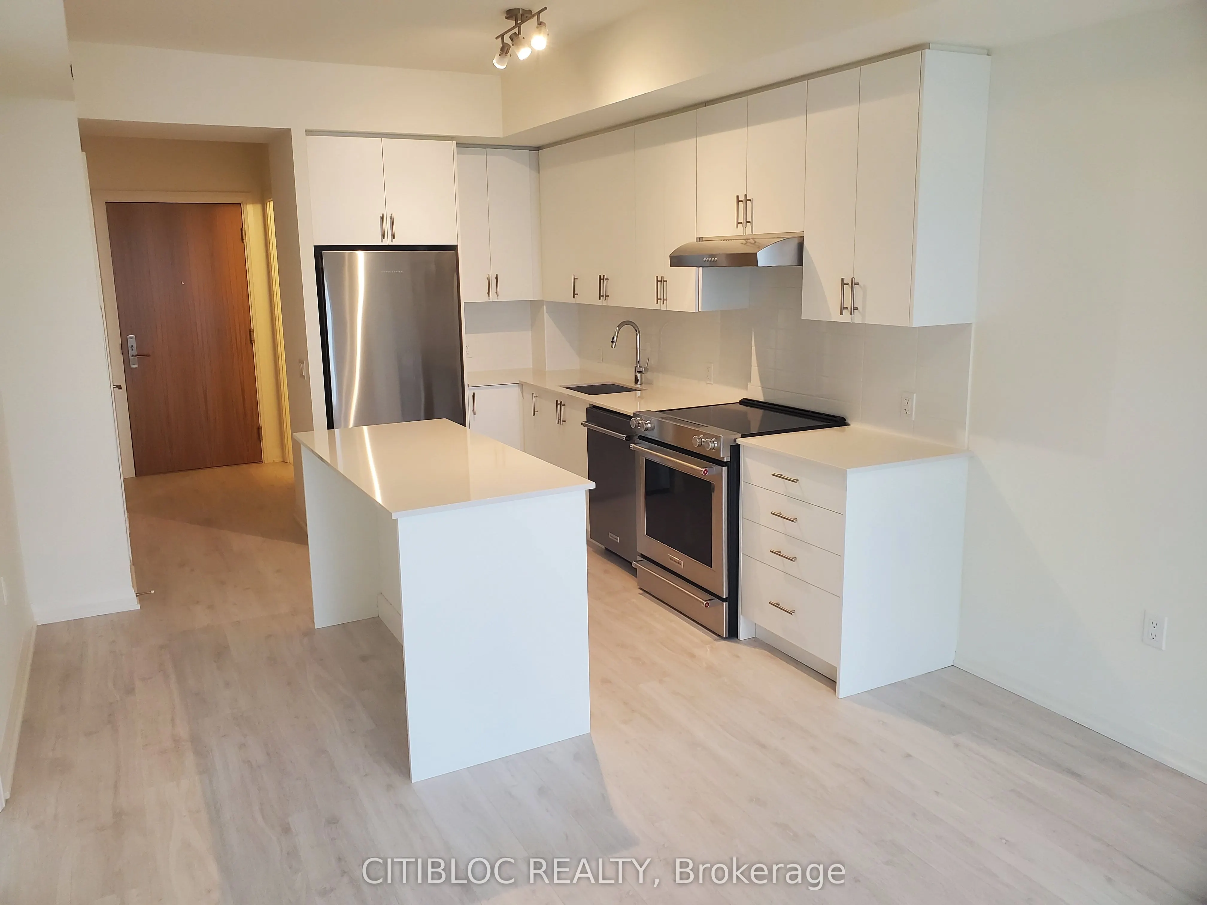 8960 Jane Street, #2518