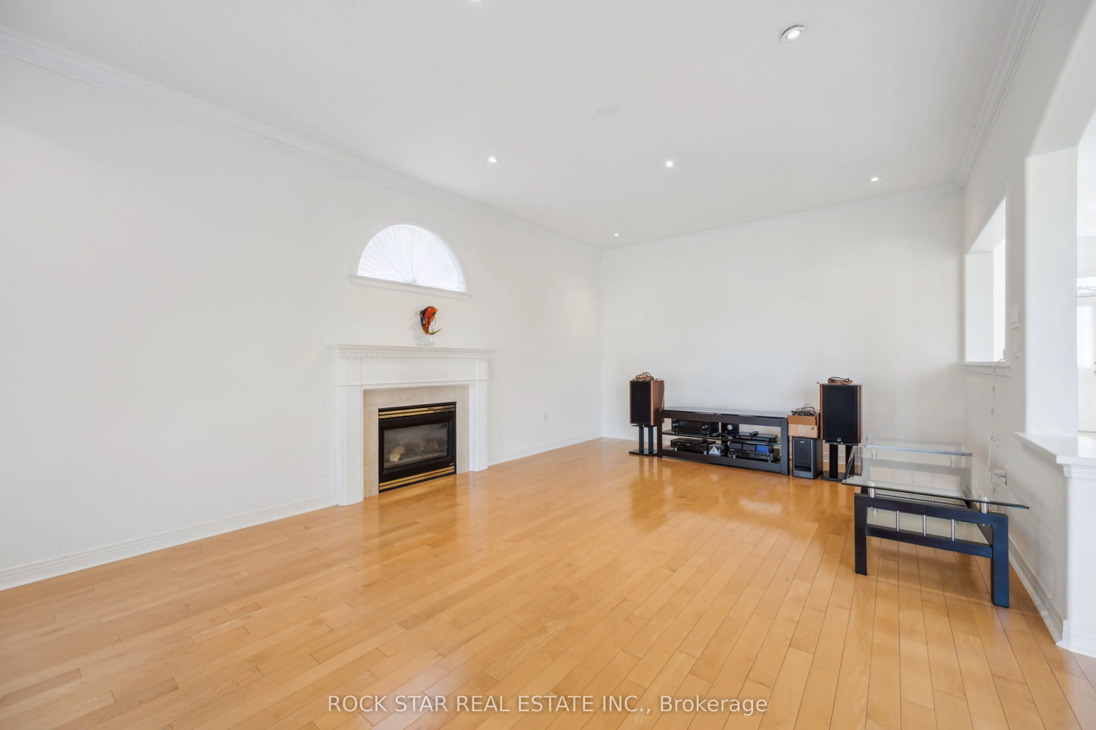 18 Burndenford Crescent