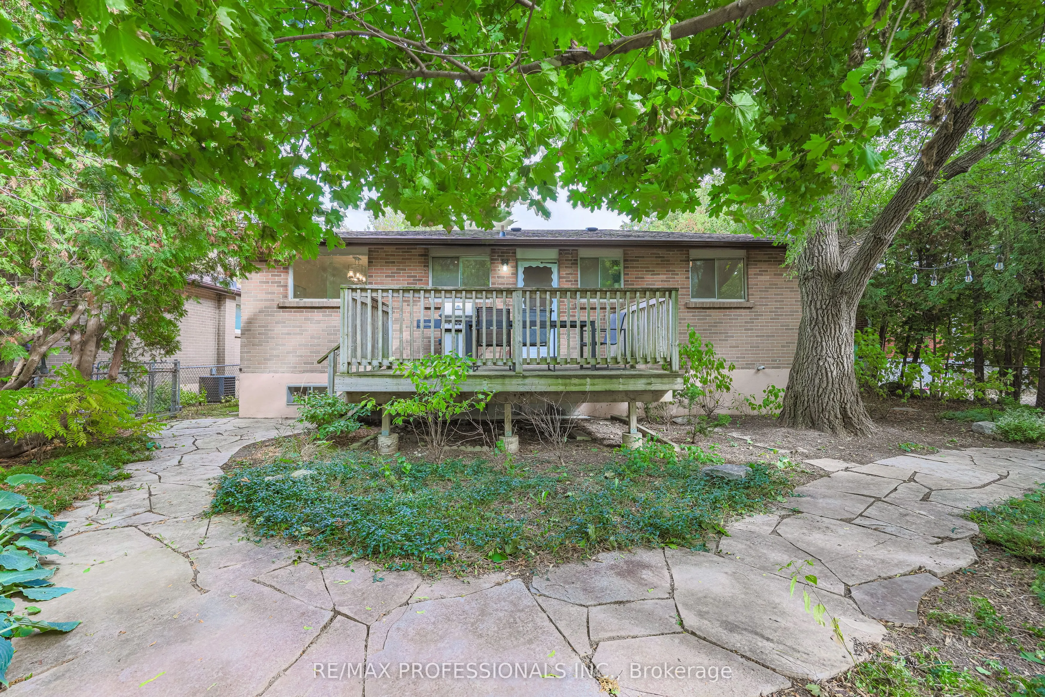 9 Donalbain Crescent