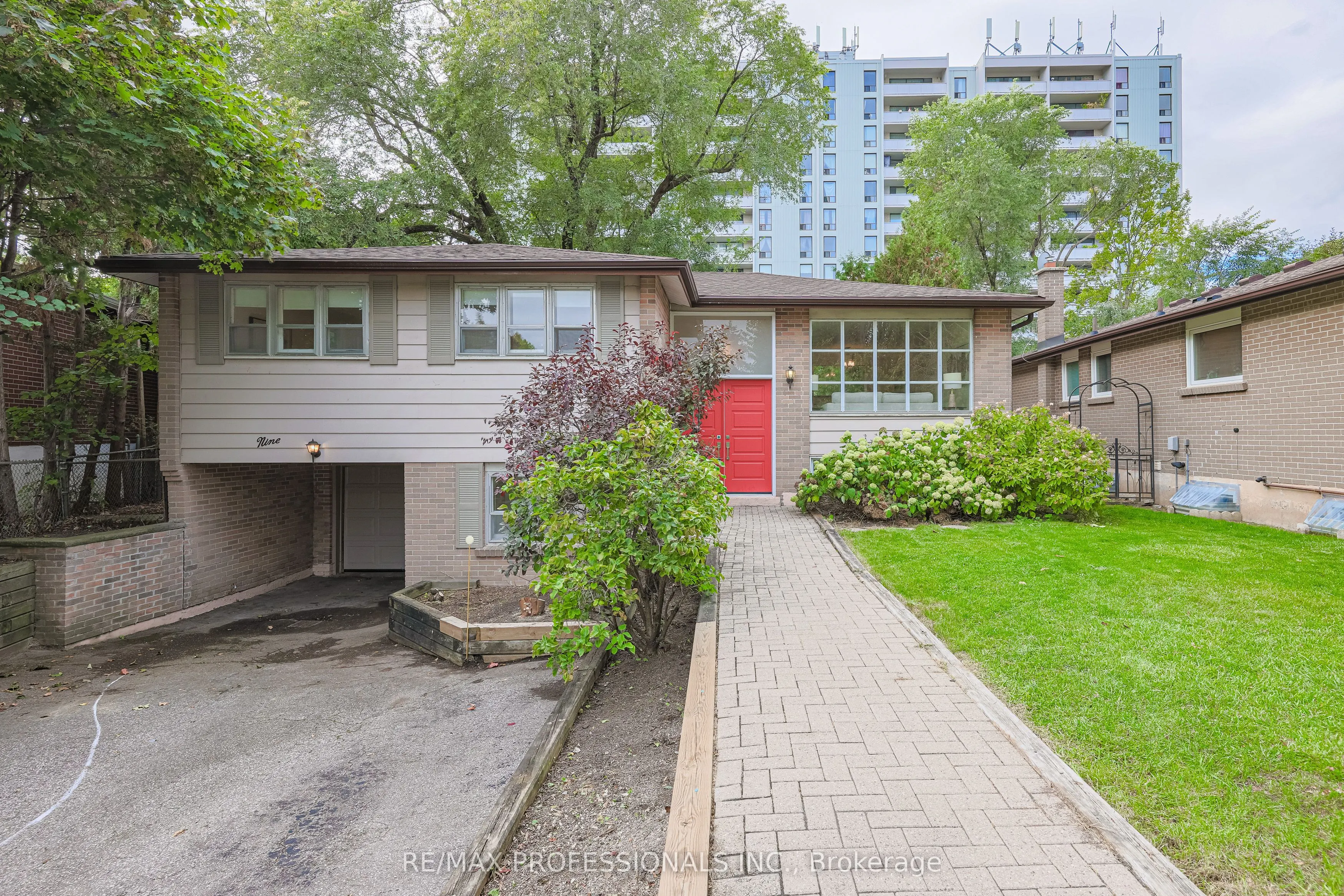 9 Donalbain Crescent