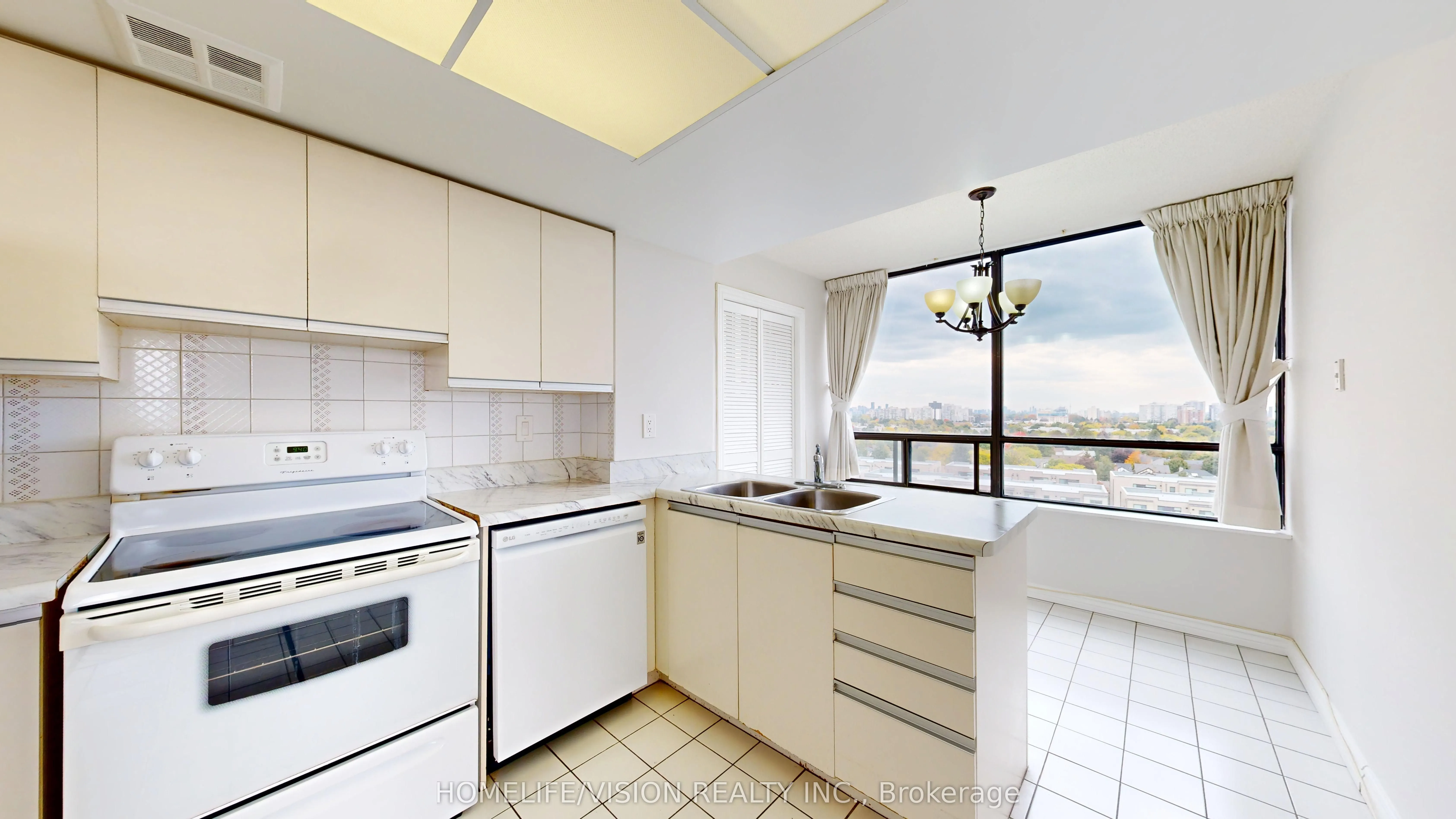 7420 Bathurst Street, #1010