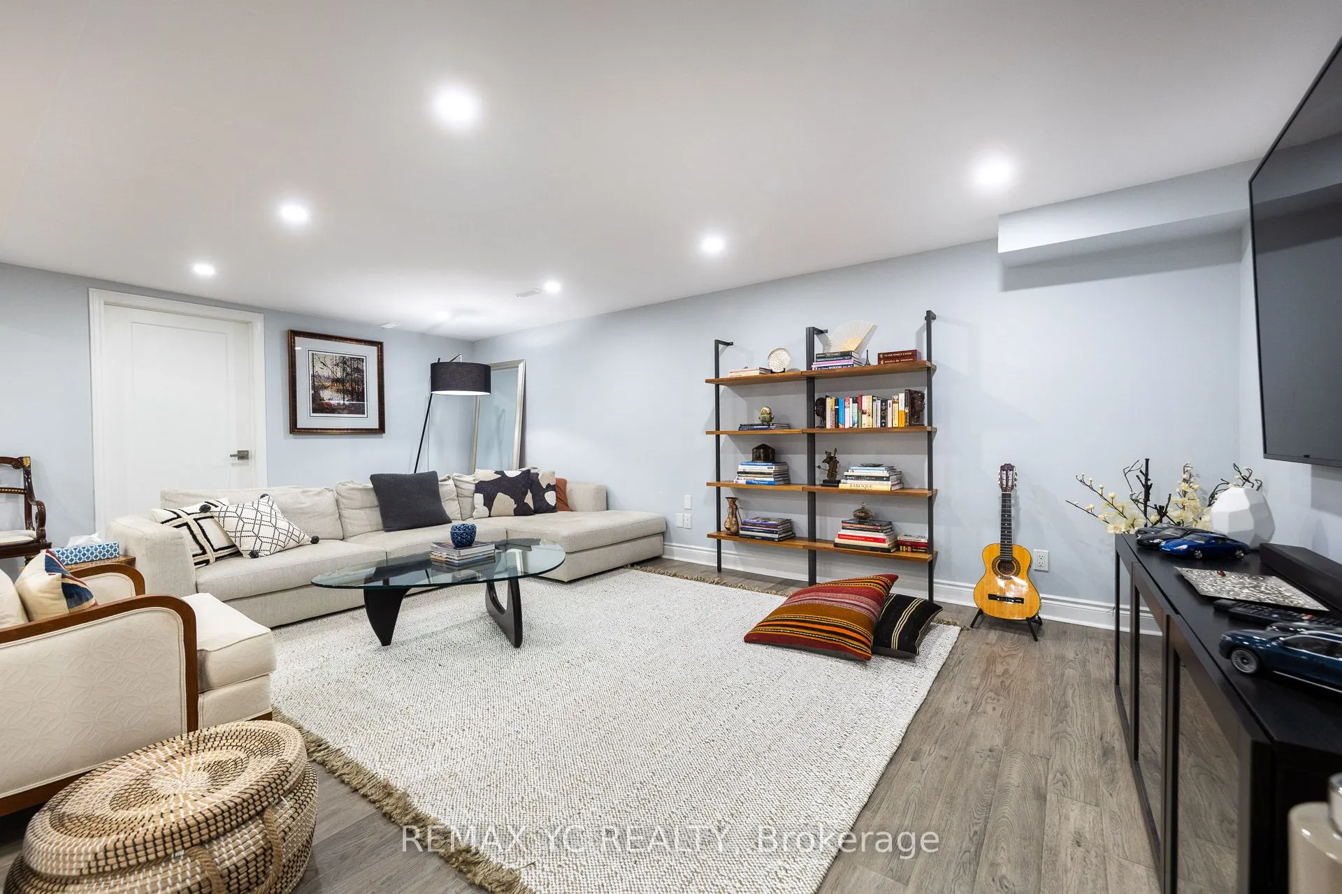 14038 Bayview Avenue W