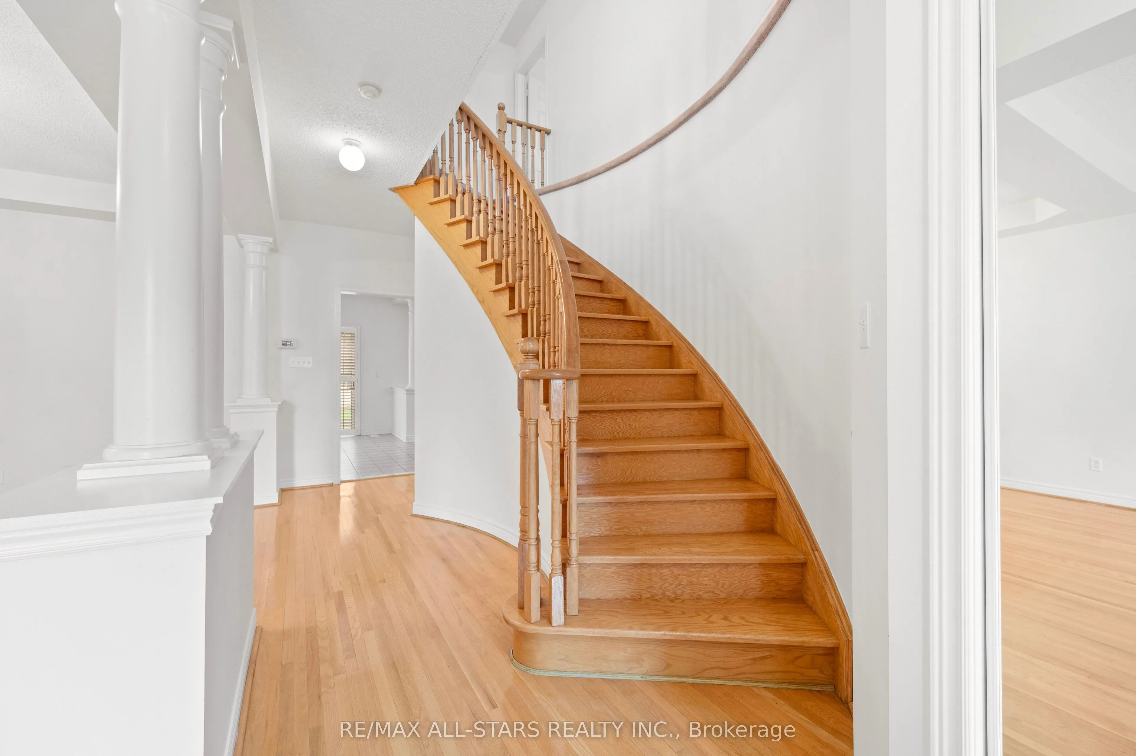 9 Wood Thrush Avenue