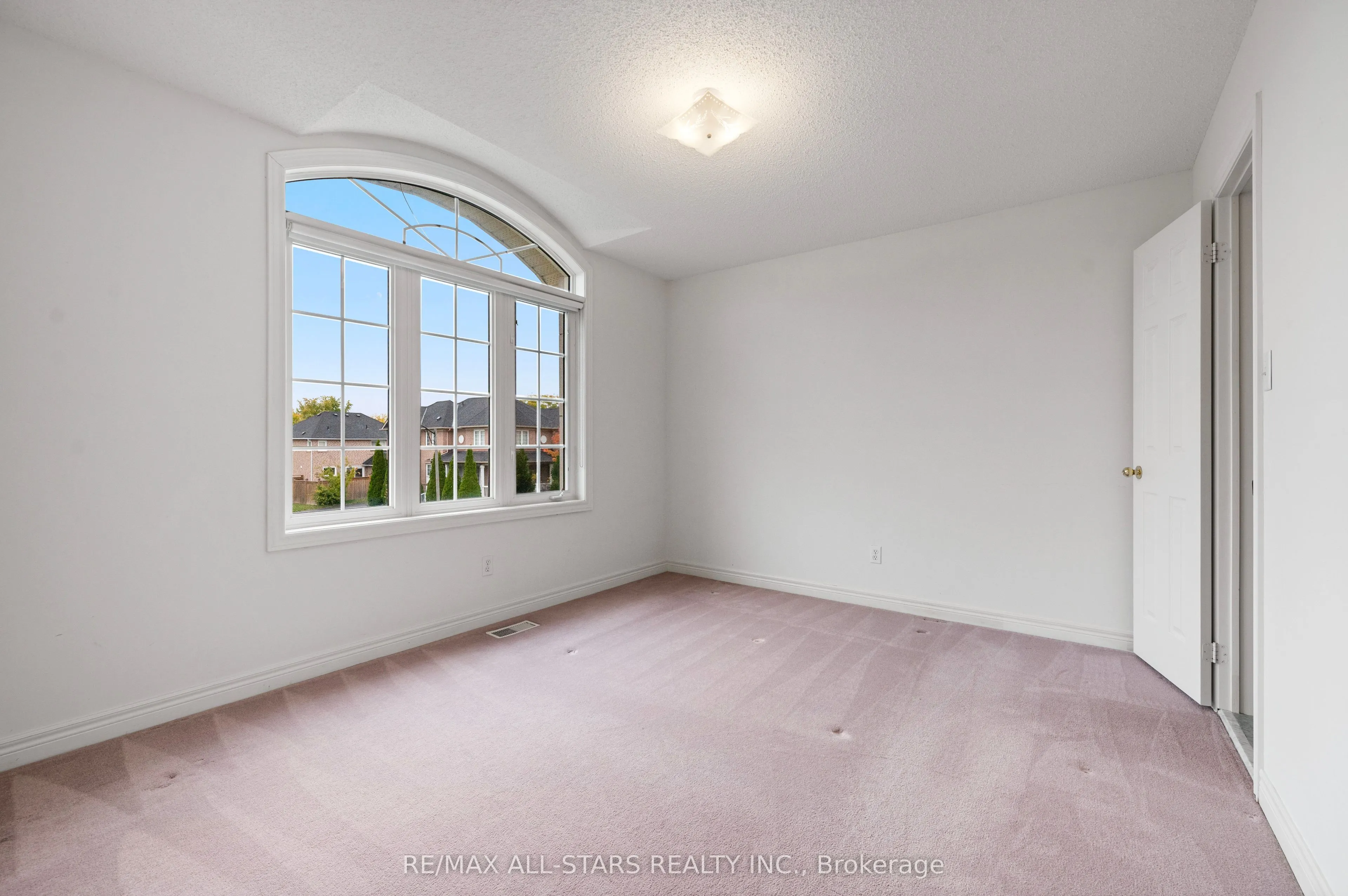 9 Wood Thrush Avenue
