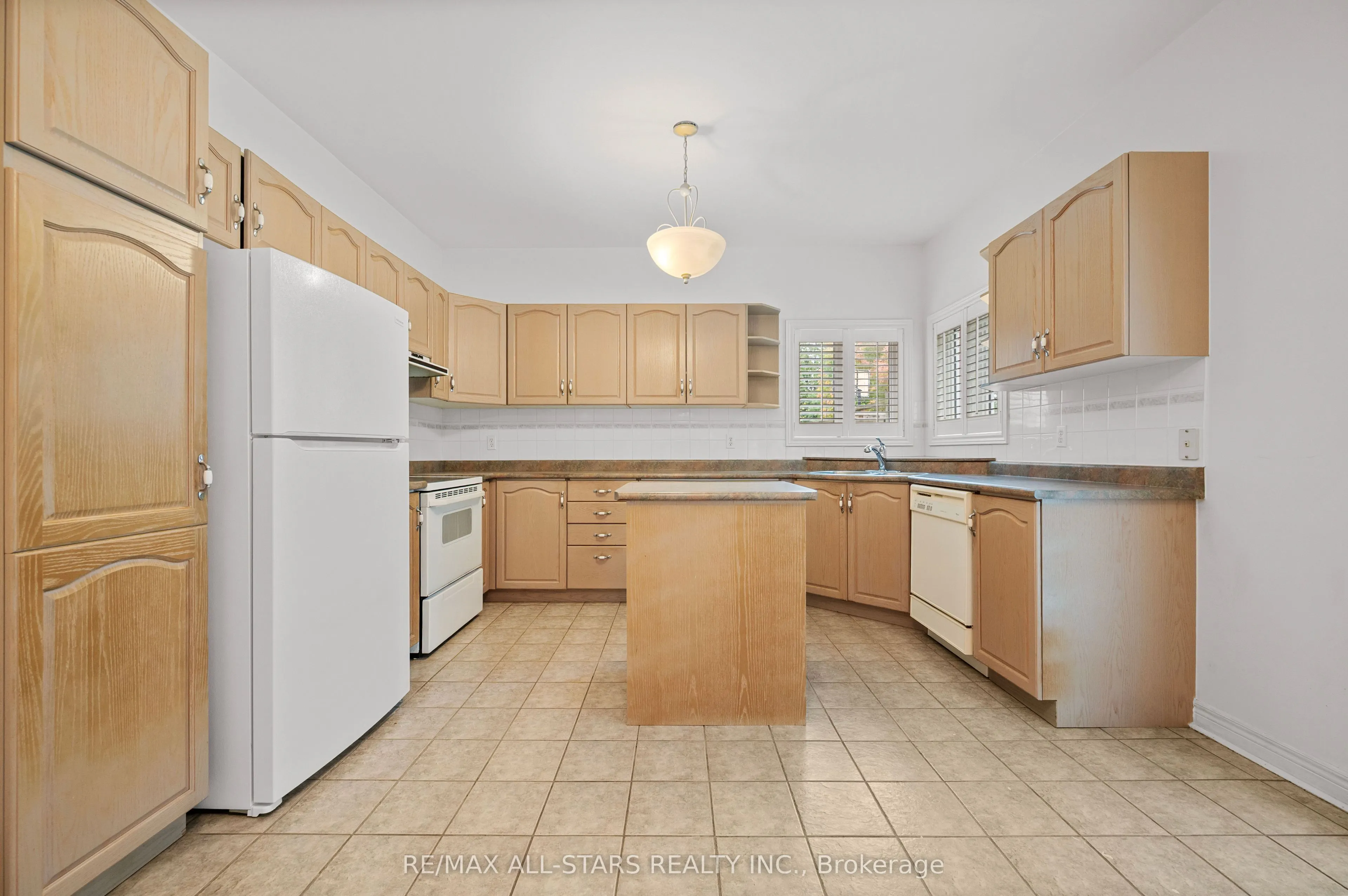 9 Wood Thrush Avenue
