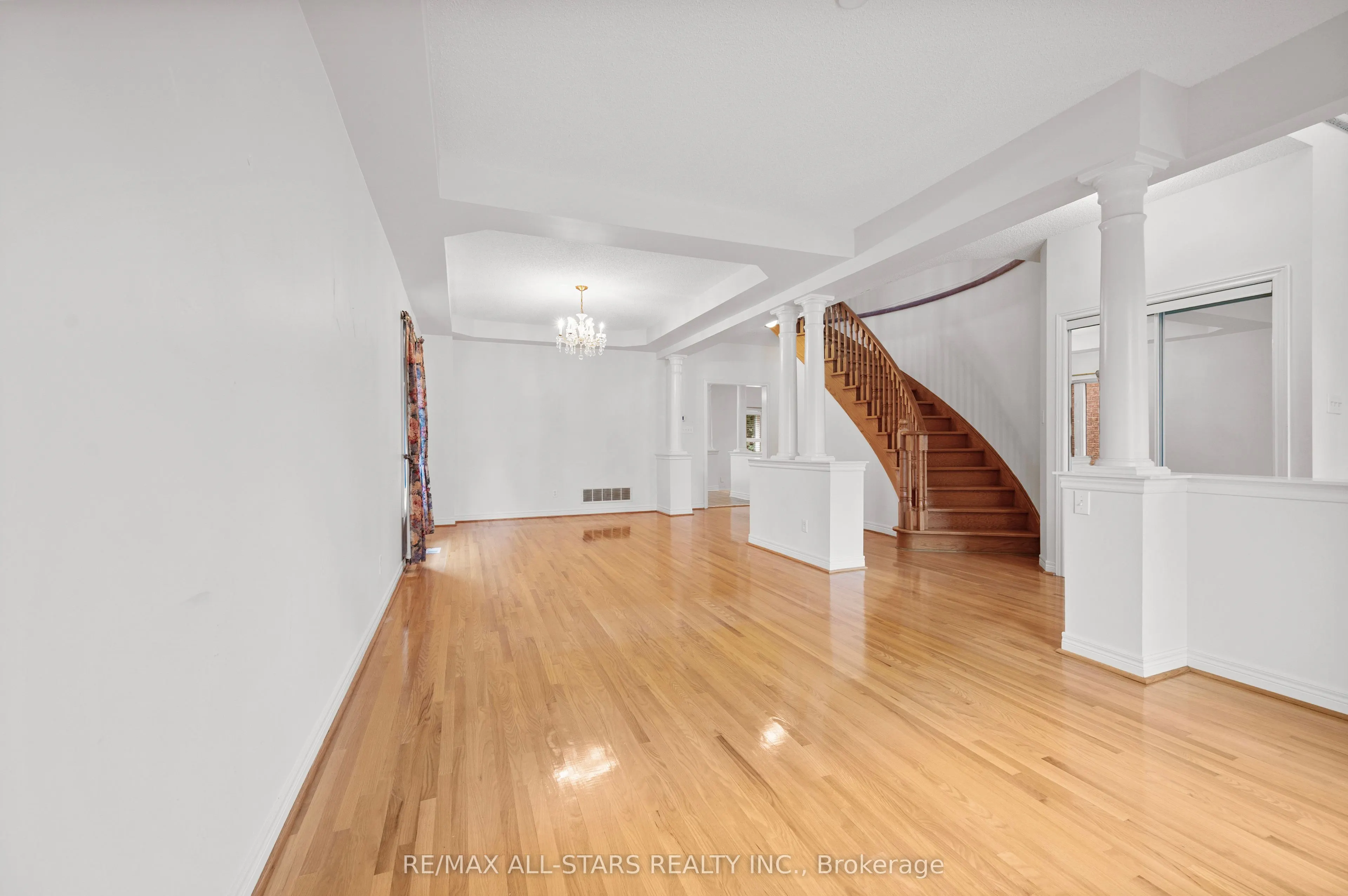 9 Wood Thrush Avenue