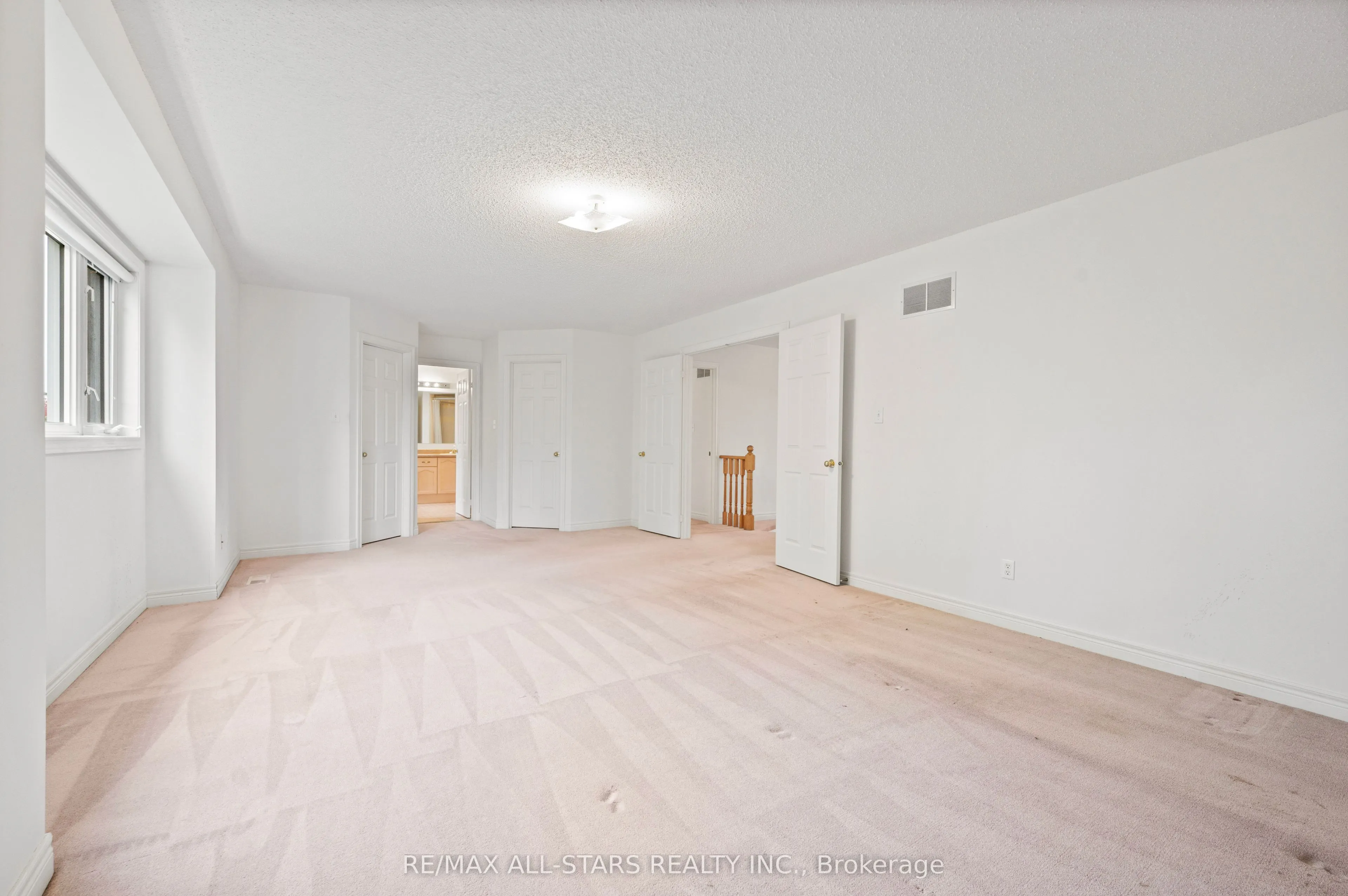 9 Wood Thrush Avenue