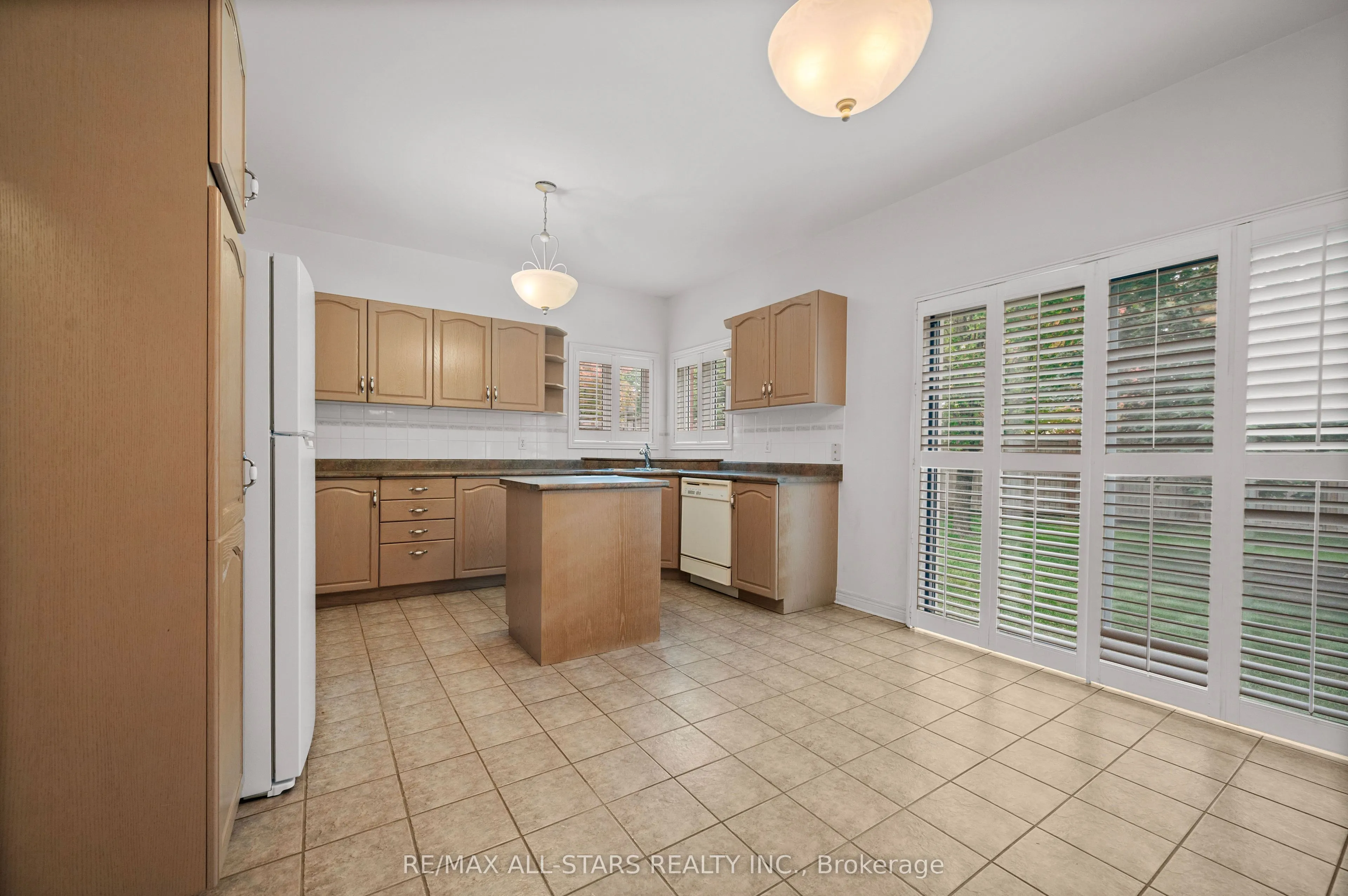 9 Wood Thrush Avenue