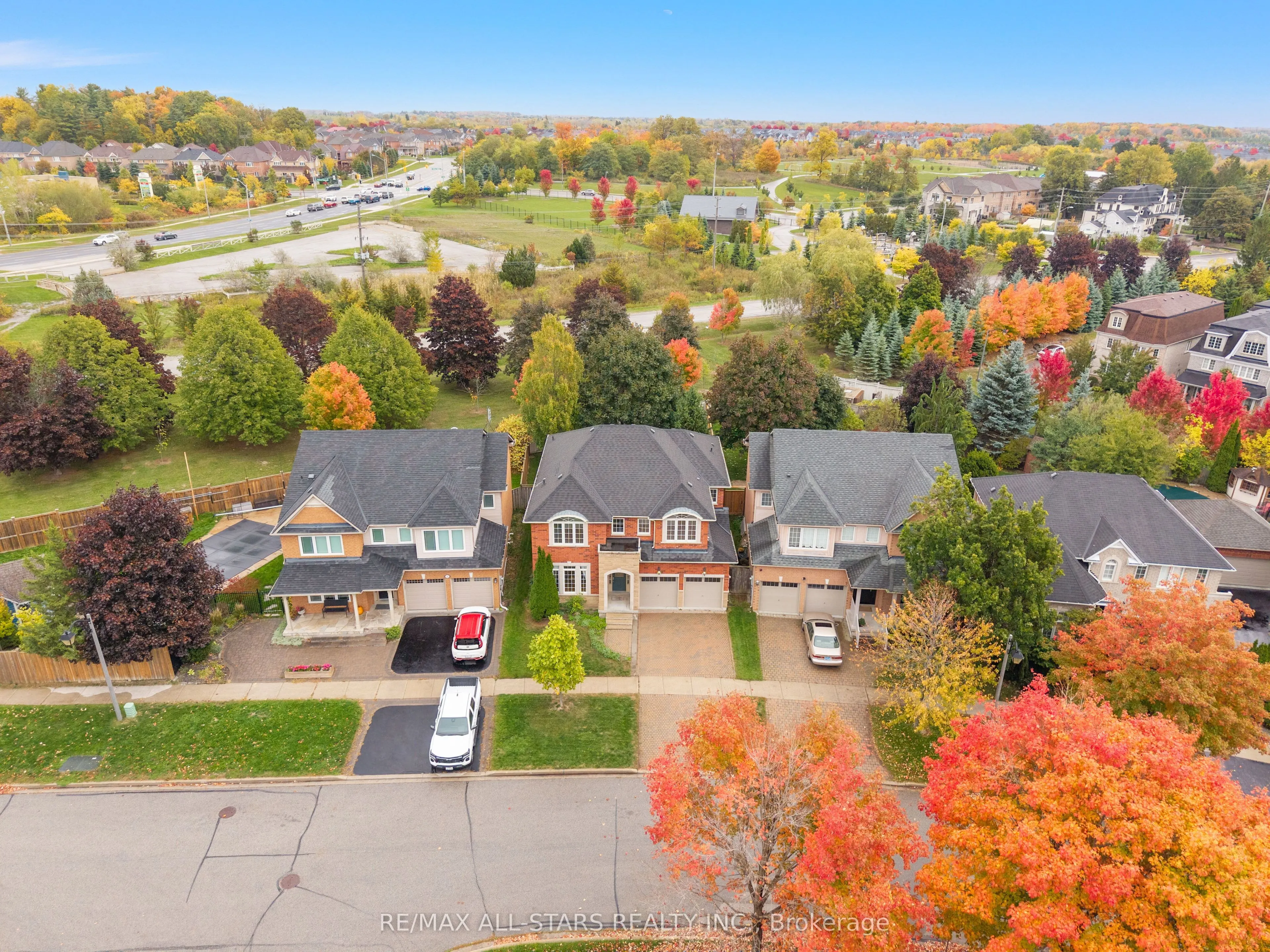 9 Wood Thrush Avenue