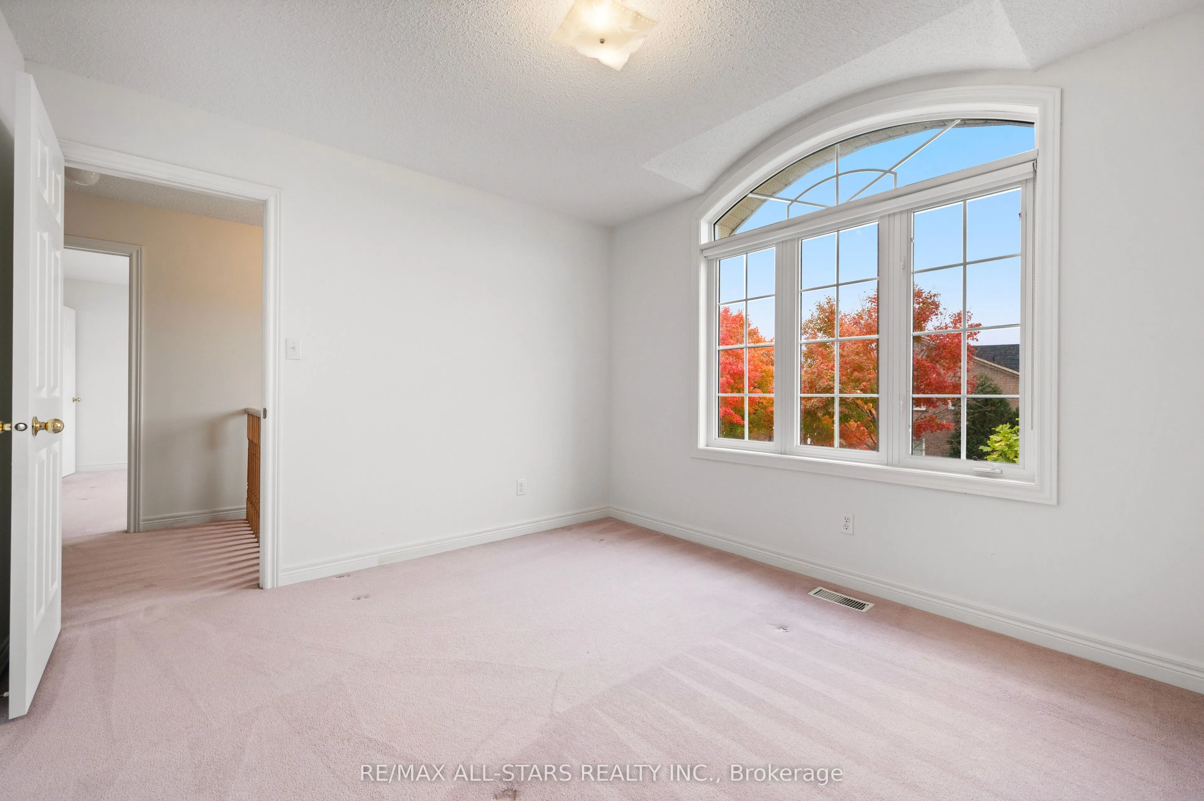 9 Wood Thrush Avenue
