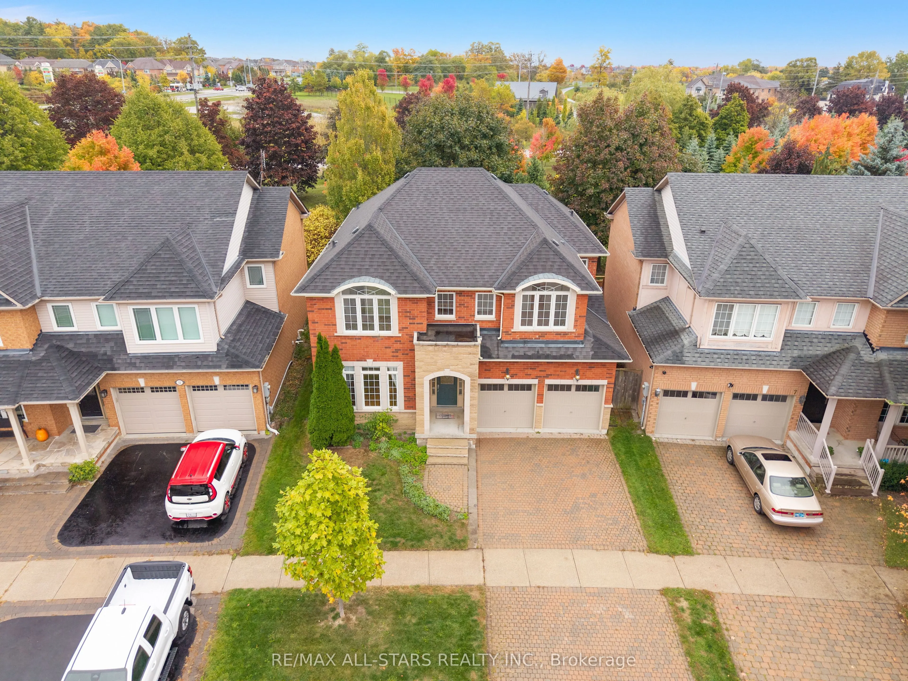 9 Wood Thrush Avenue