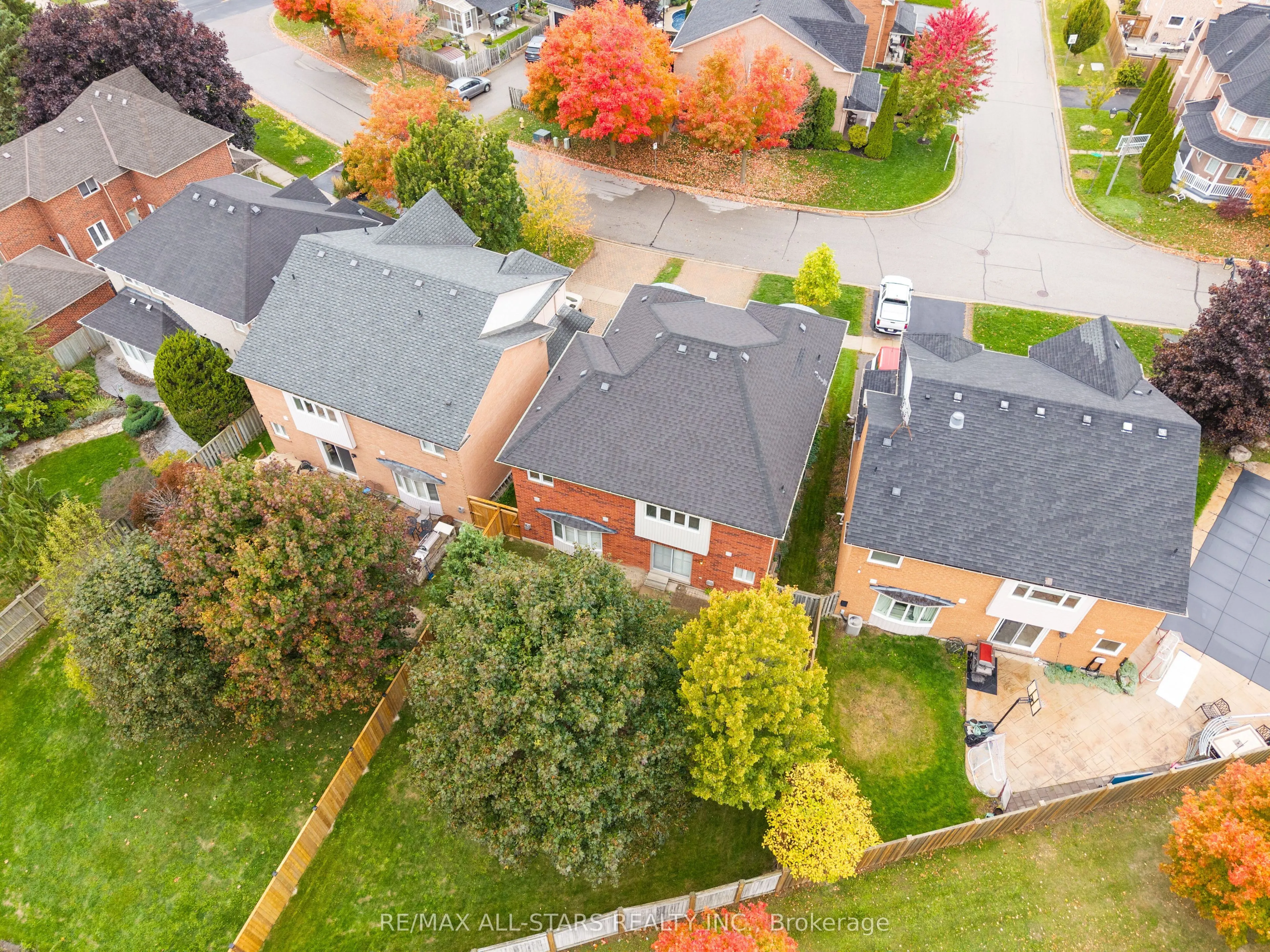 9 Wood Thrush Avenue