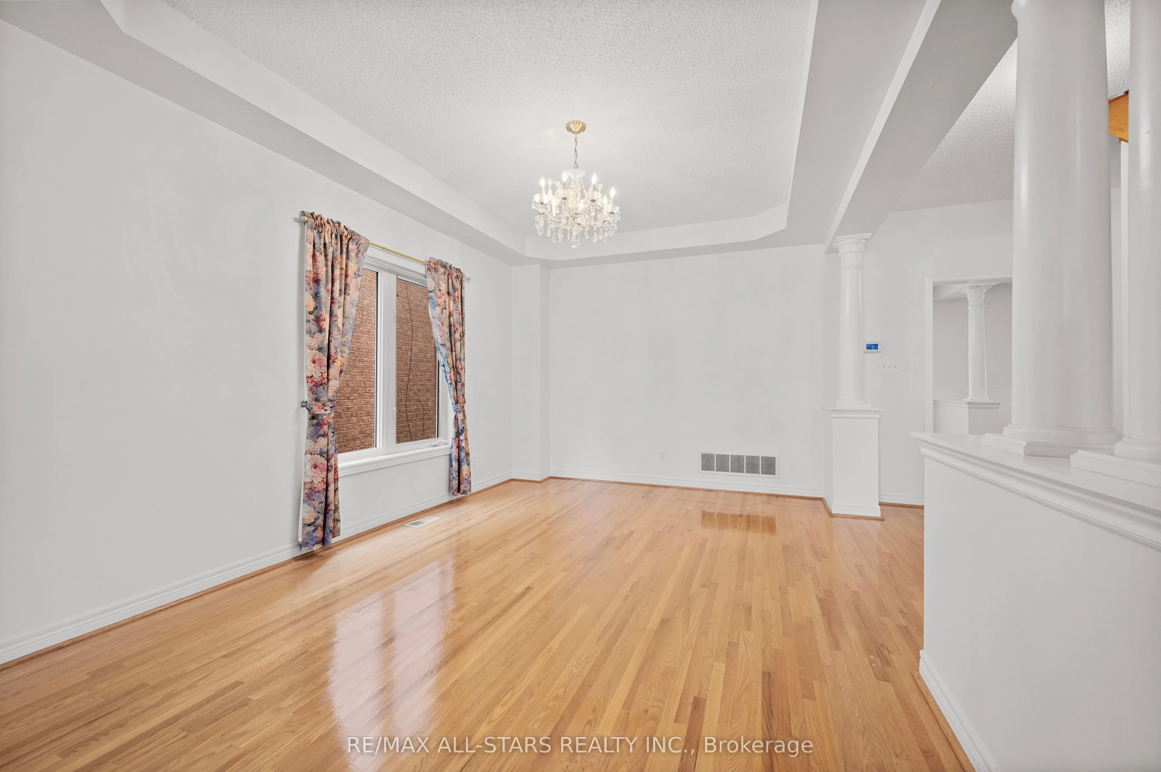 9 Wood Thrush Avenue
