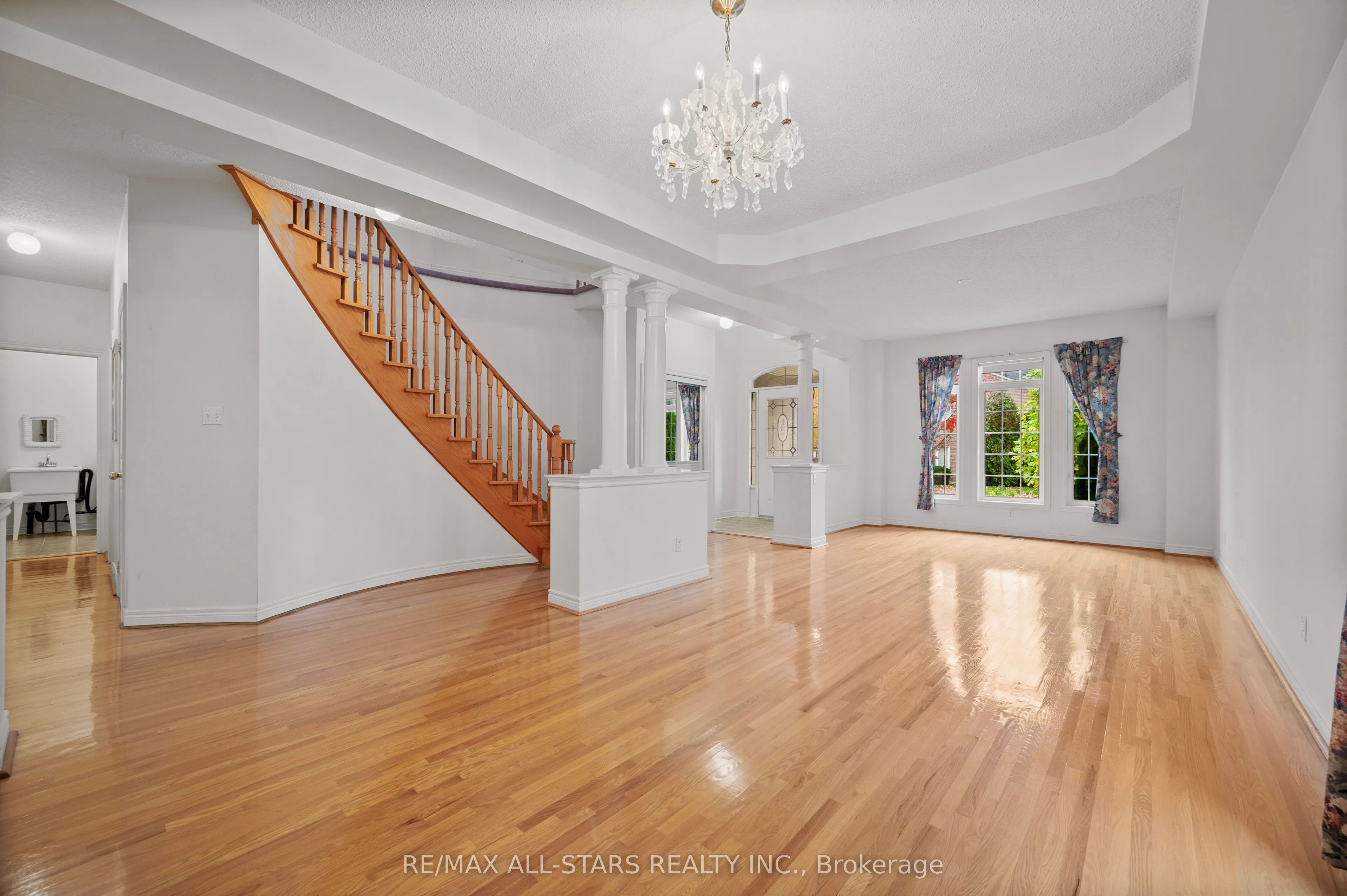 9 Wood Thrush Avenue