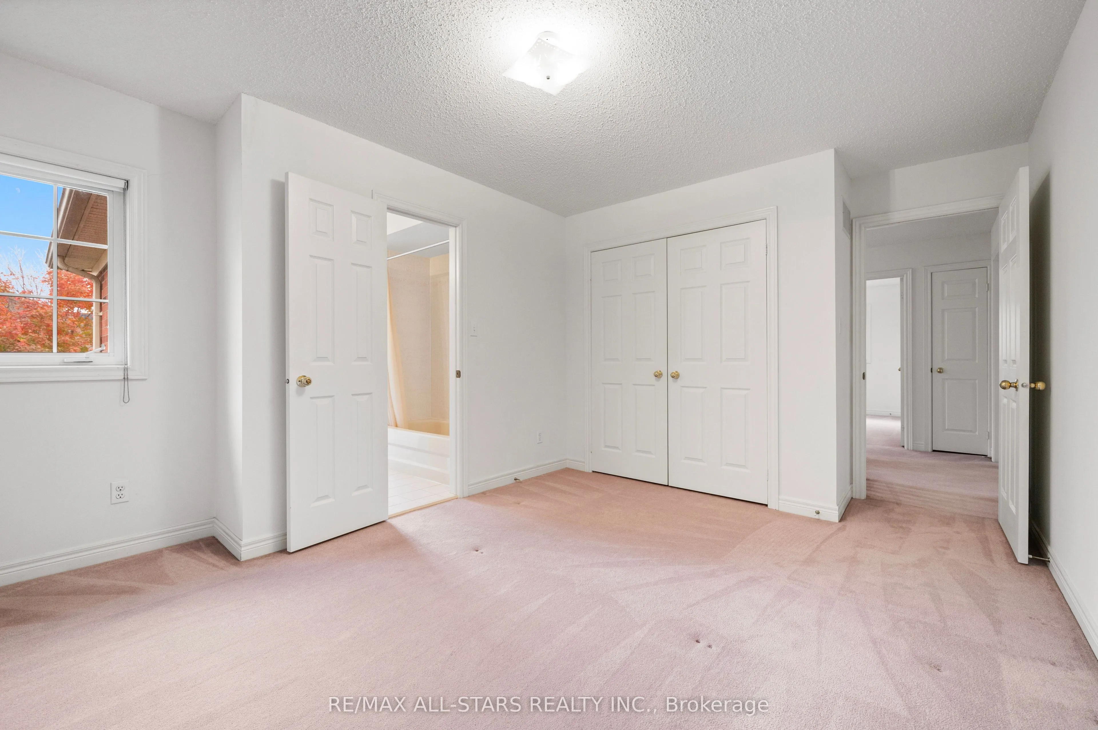 9 Wood Thrush Avenue