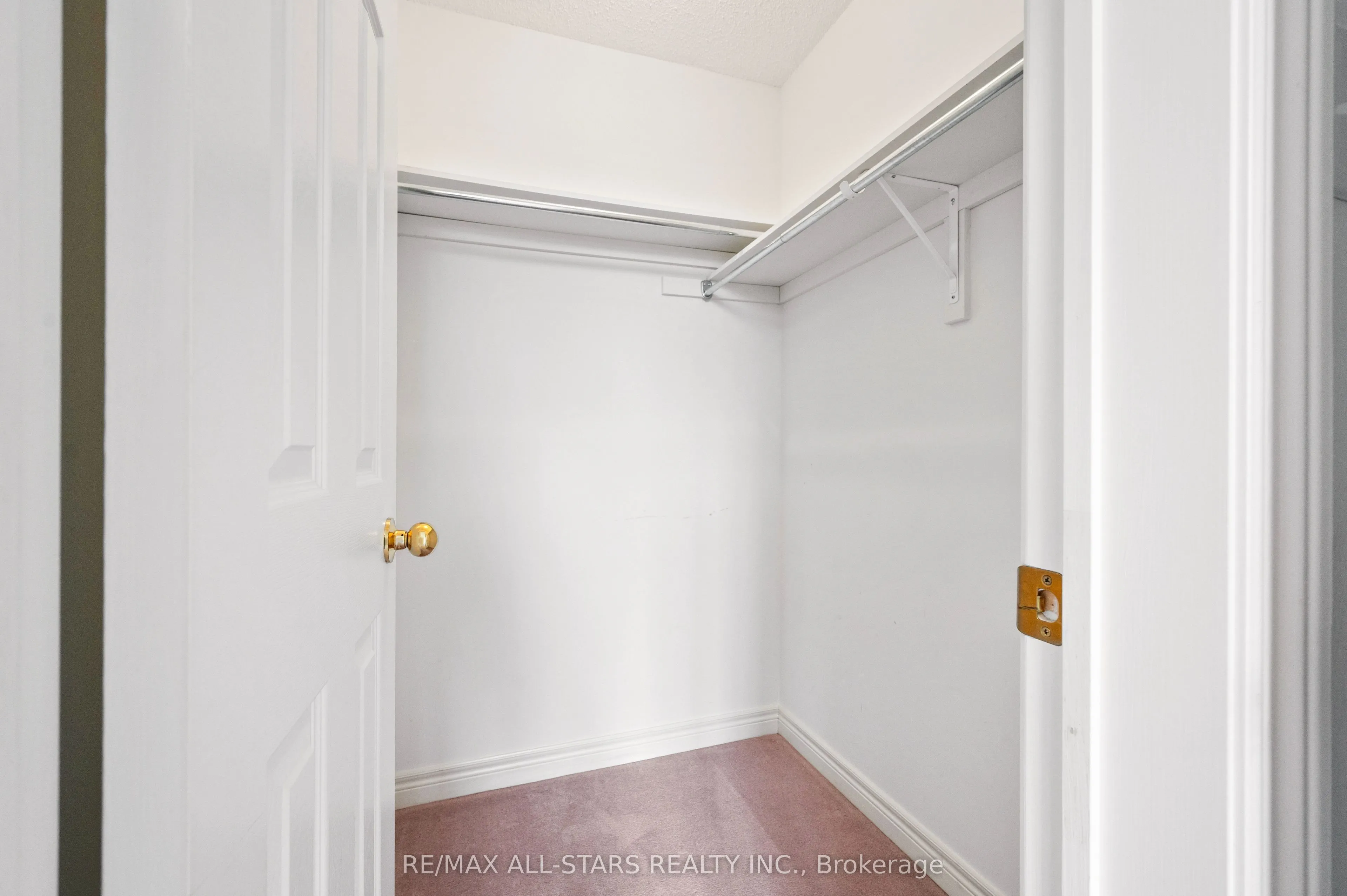 9 Wood Thrush Avenue