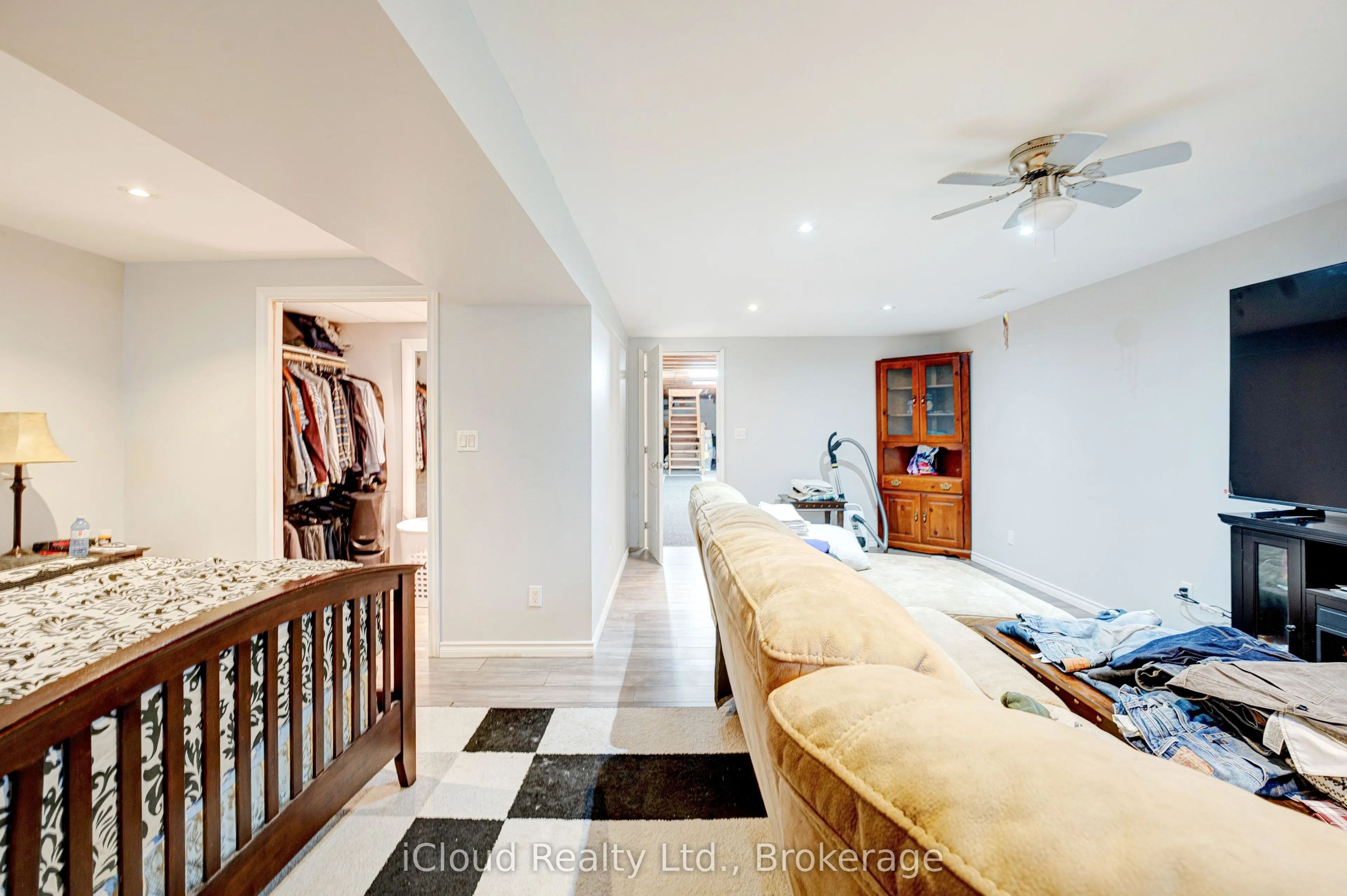 22186 Kennedy Road