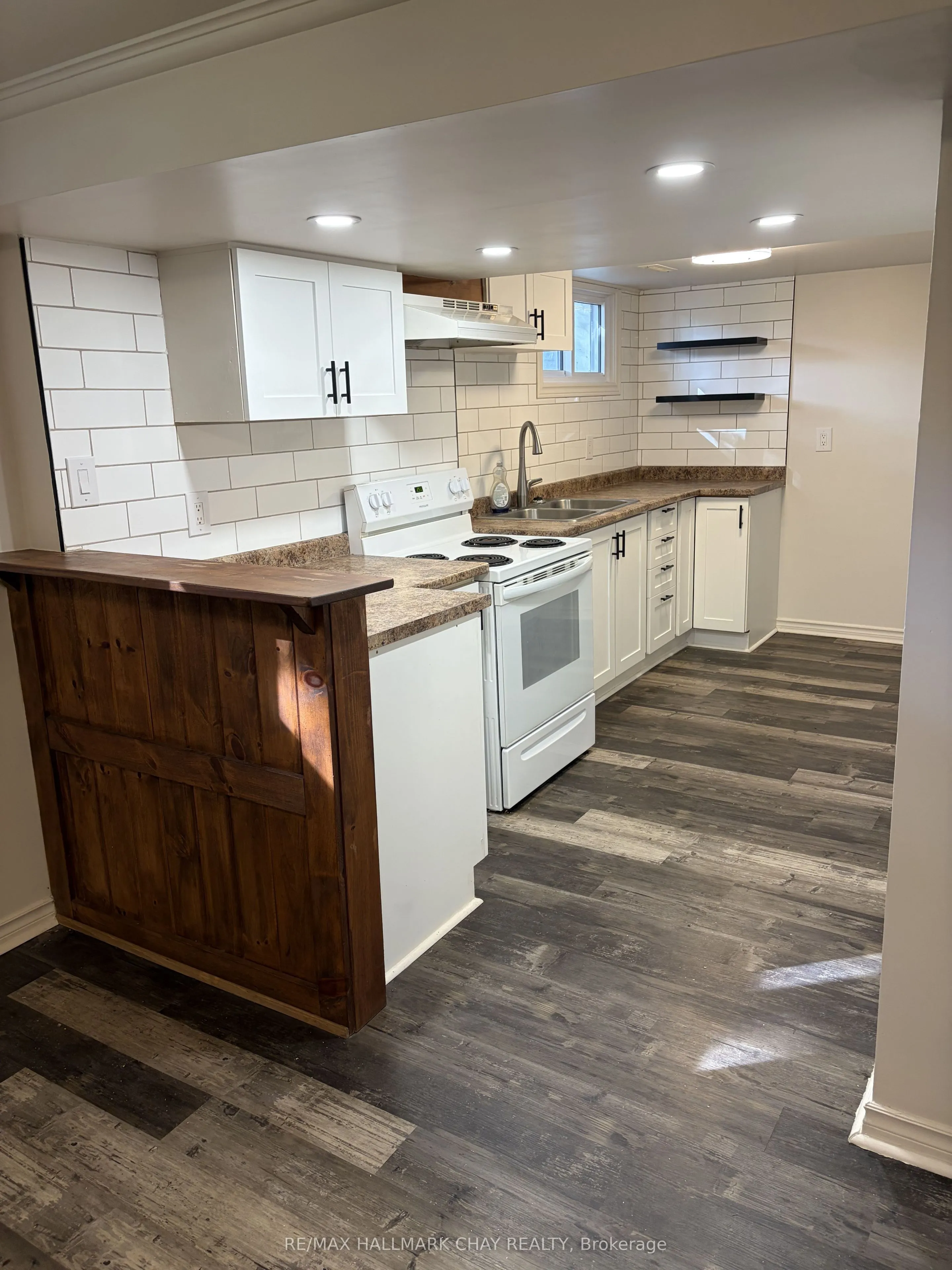 10 Oak Street, #Lower Unit