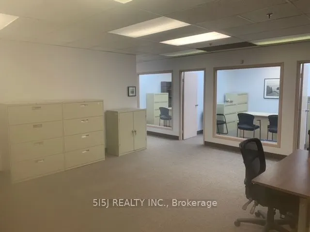 9120 Leslie Street W, #205