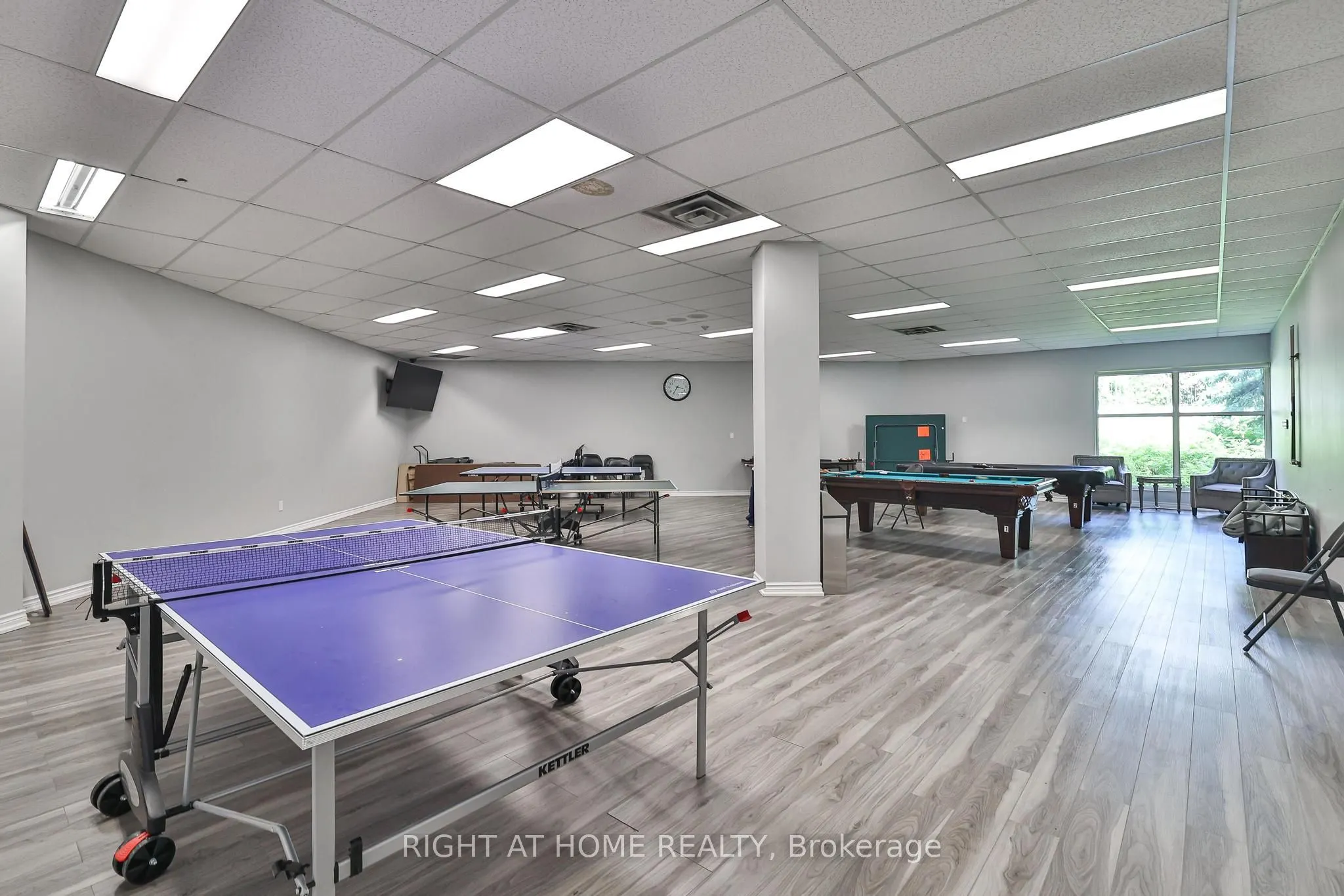 30 Harding Boulevard W, #802