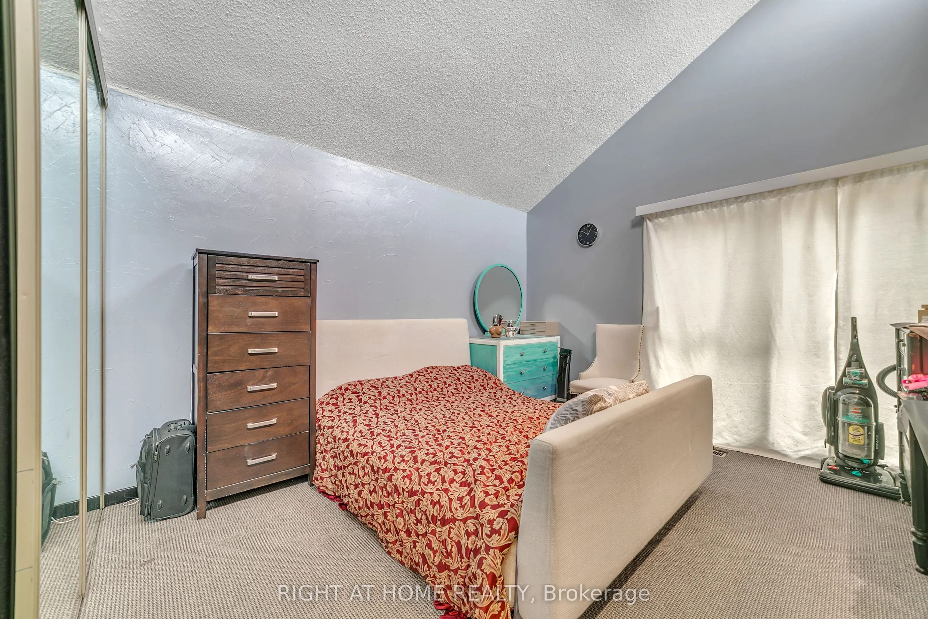 1015 Davis Drive