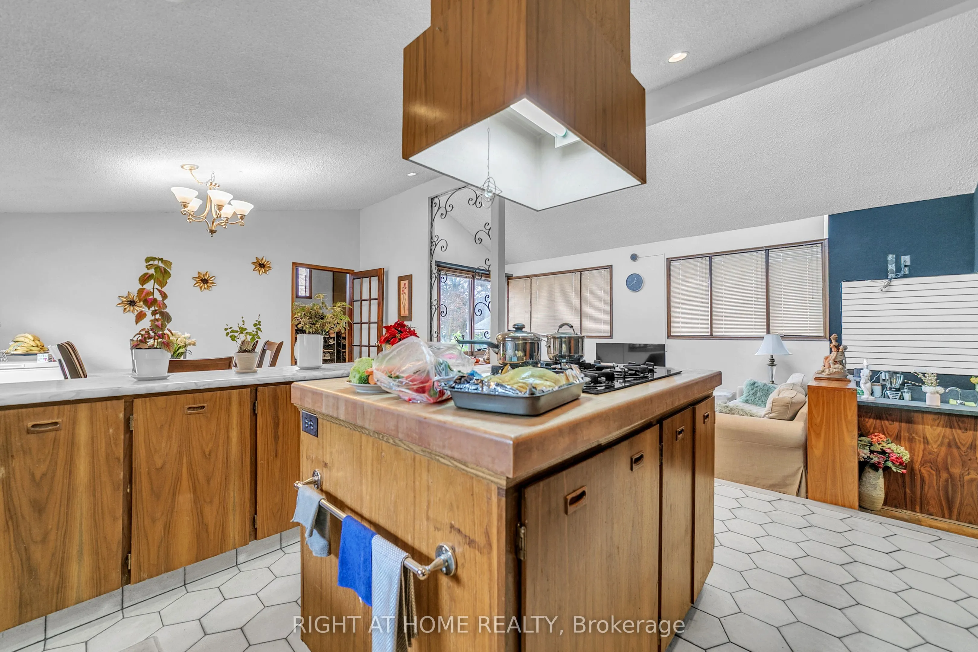 1015 Davis Drive