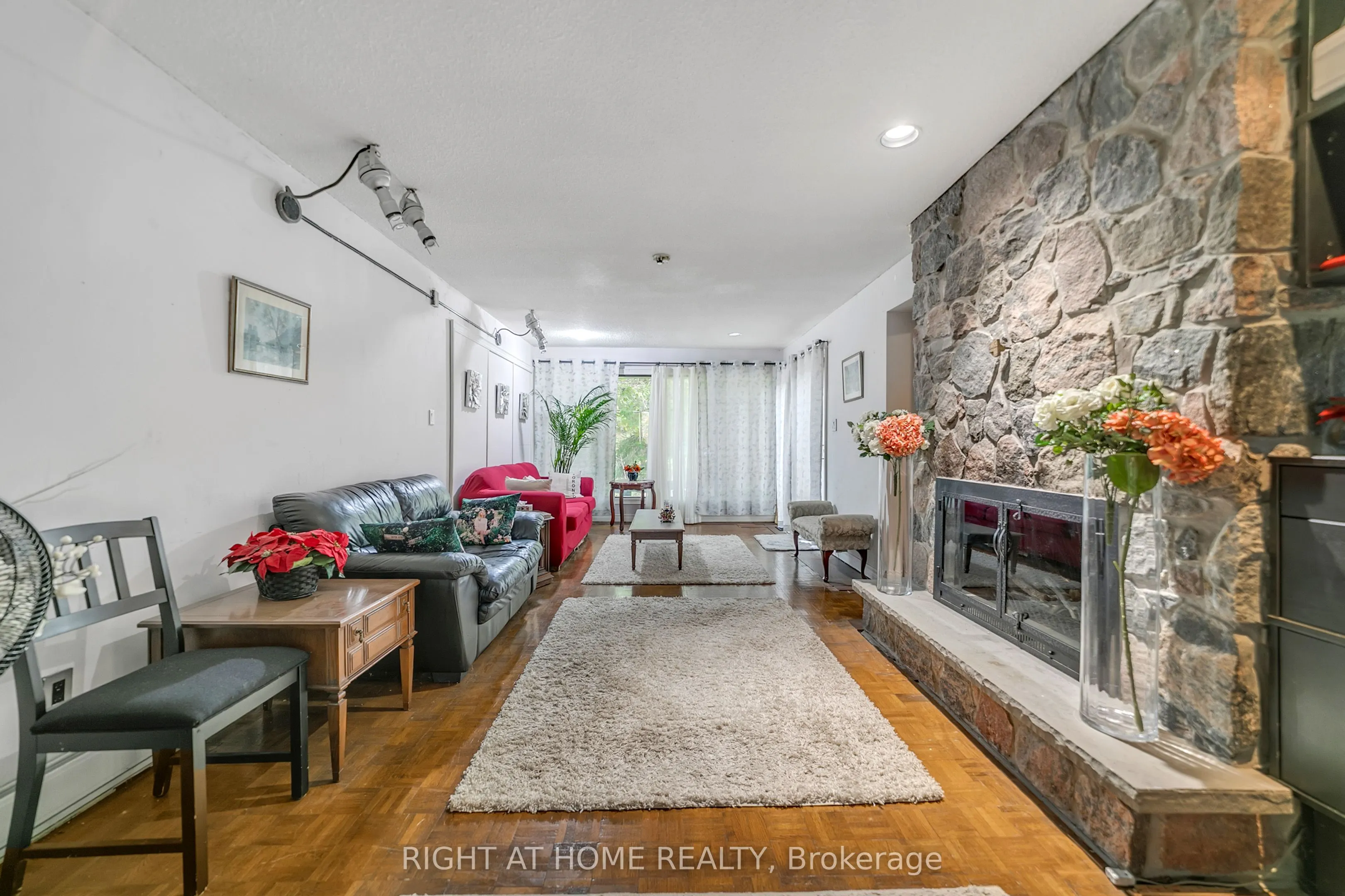 1015 Davis Drive