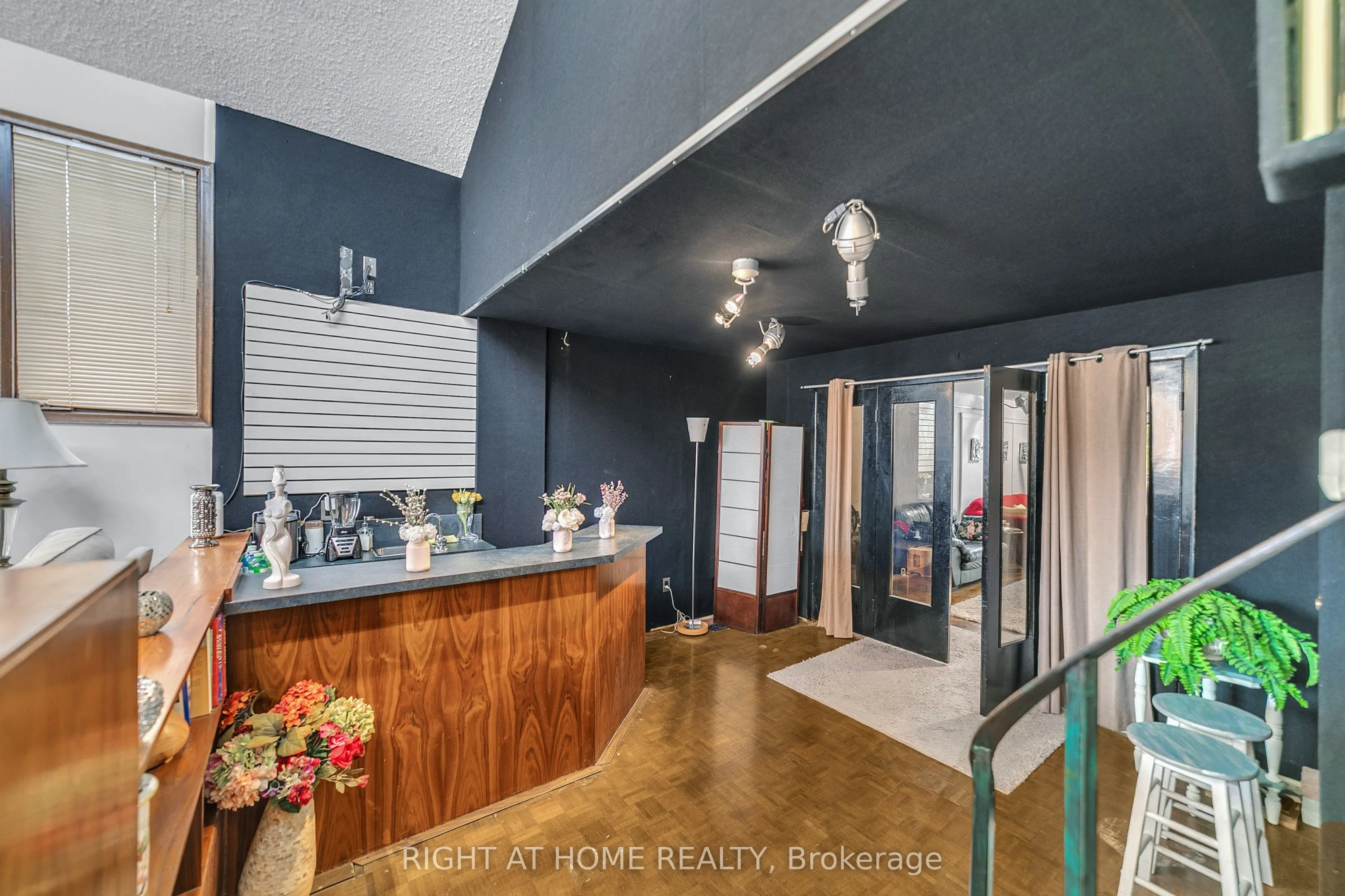 1015 Davis Drive