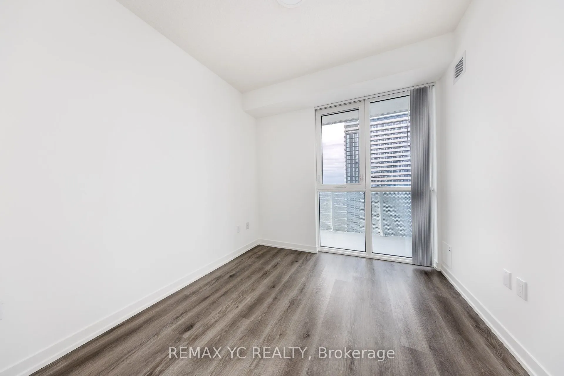 28 Interchange Way, #3915