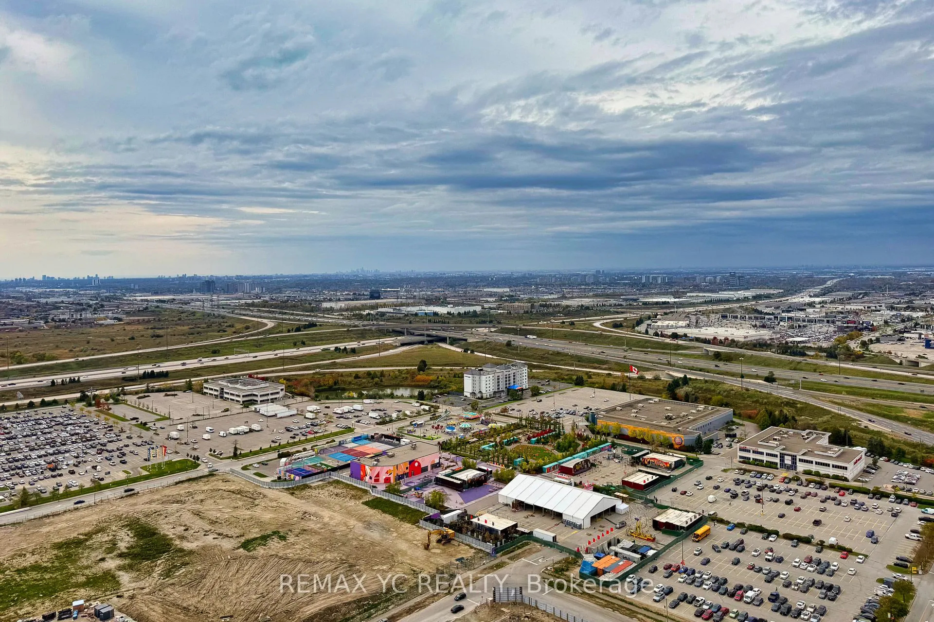 28 Interchange Way, #3915