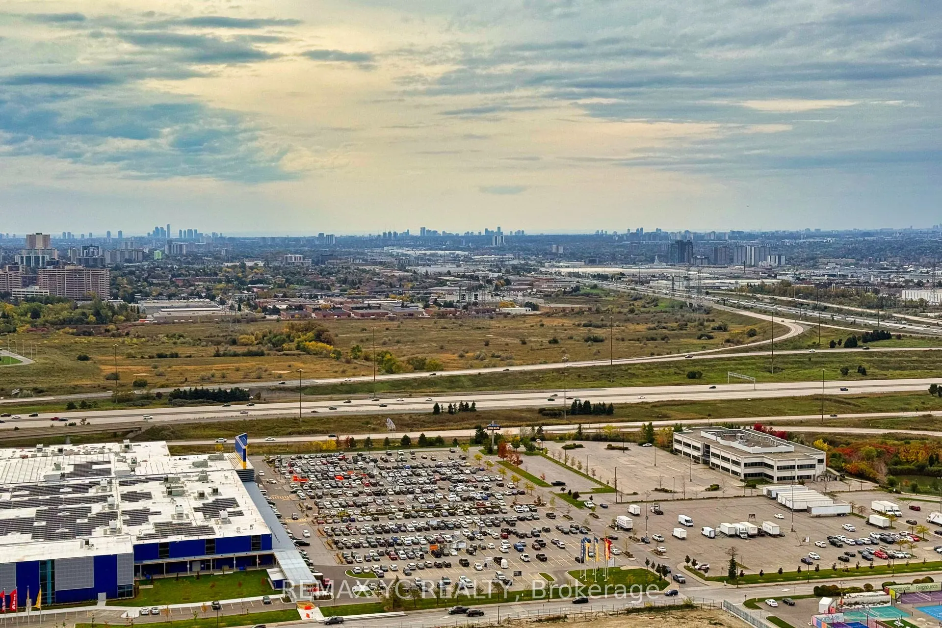 28 Interchange Way, #3915