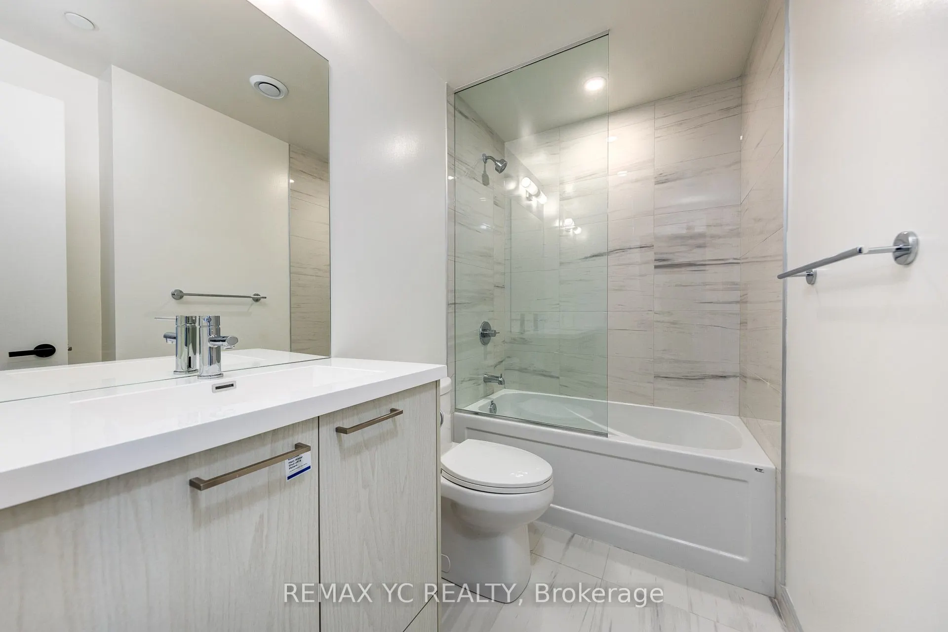 28 Interchange Way, #3915