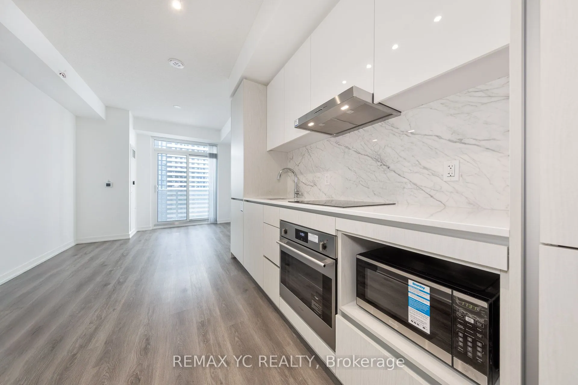 28 Interchange Way, #3915