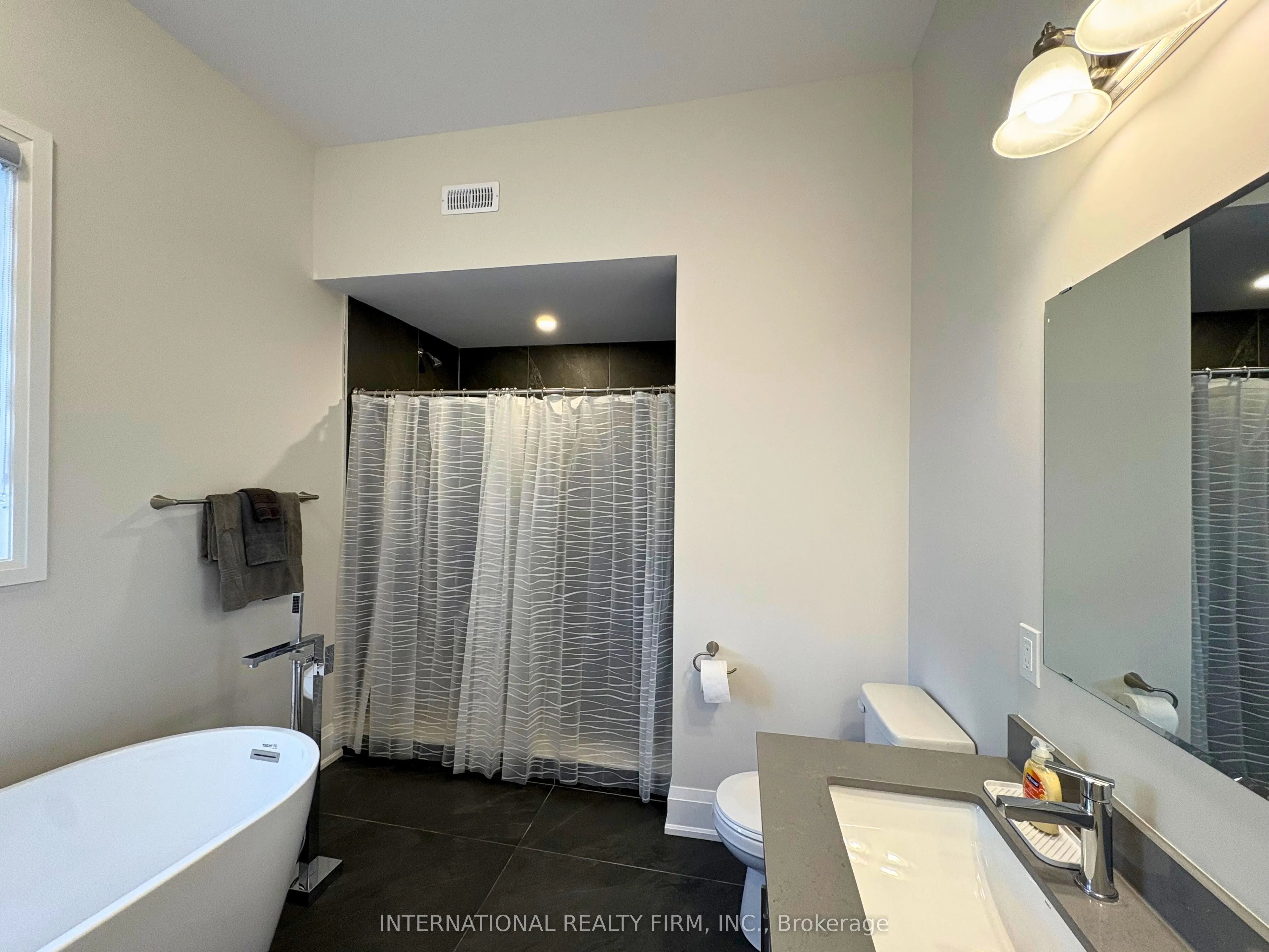 670 Park Road, #1