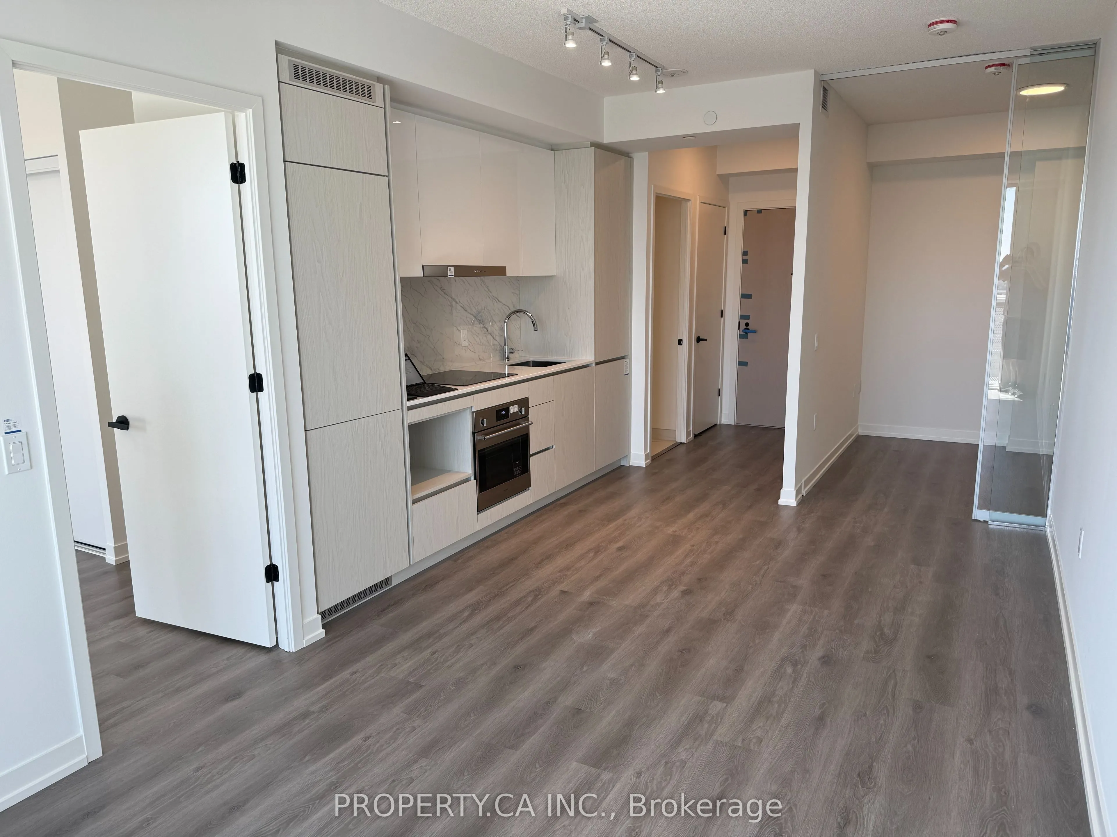 28 Interchange Way, #3306