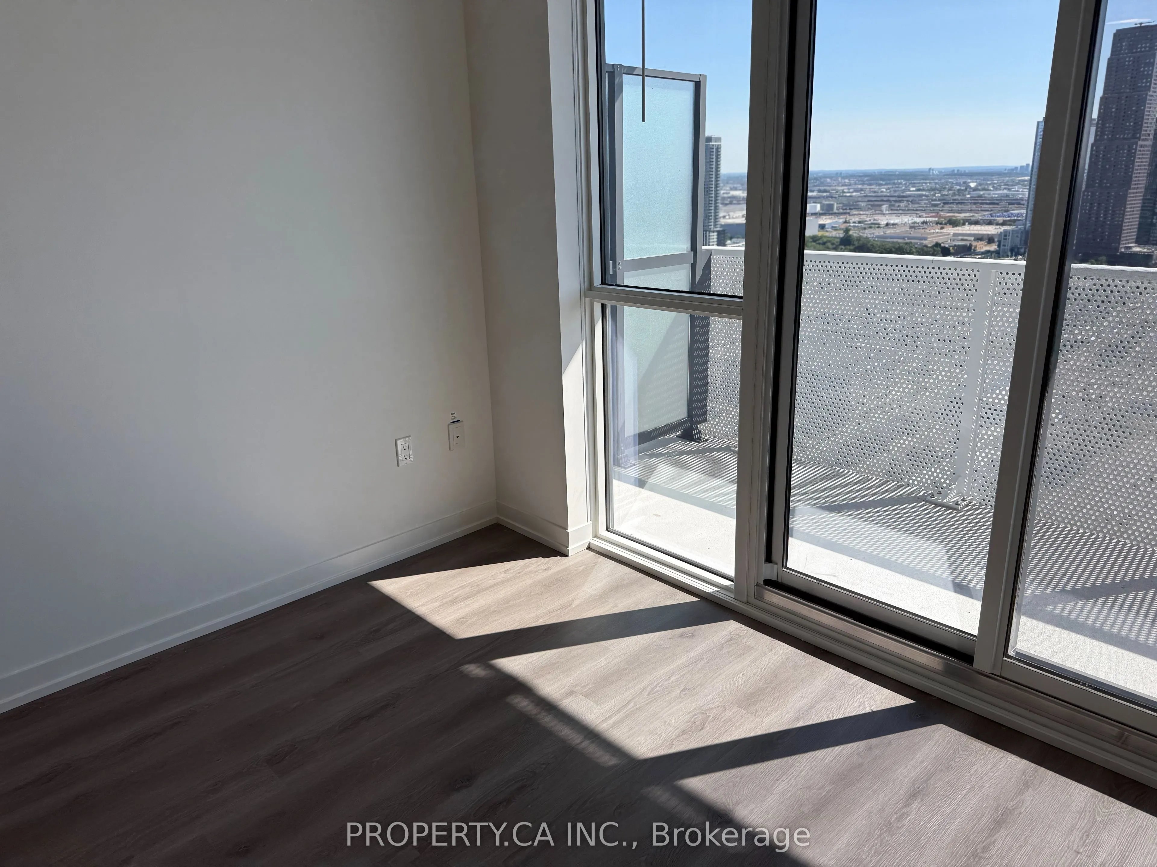 28 Interchange Way, #3306