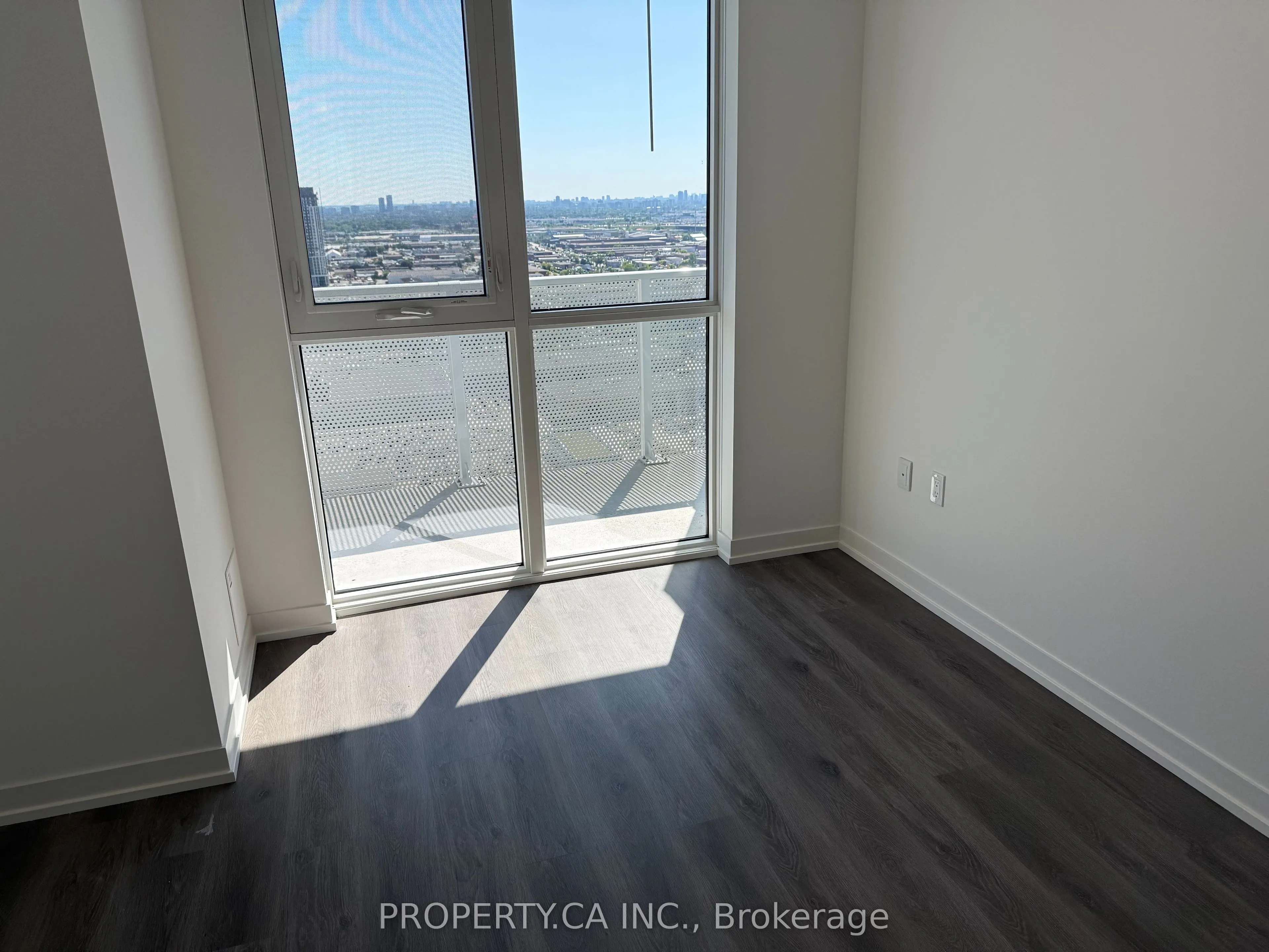 28 Interchange Way, #3306