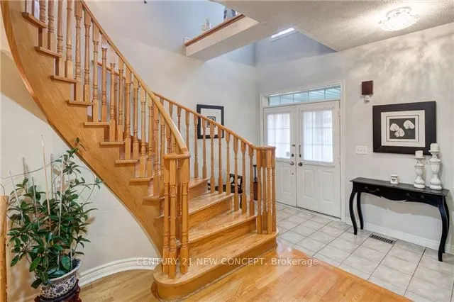 146 Peninsula Crescent